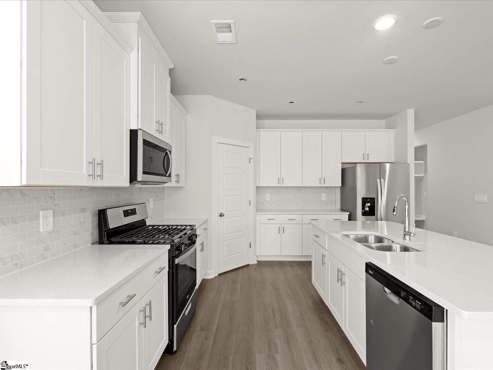 420 Hazelcroft Drive Property Photo 8