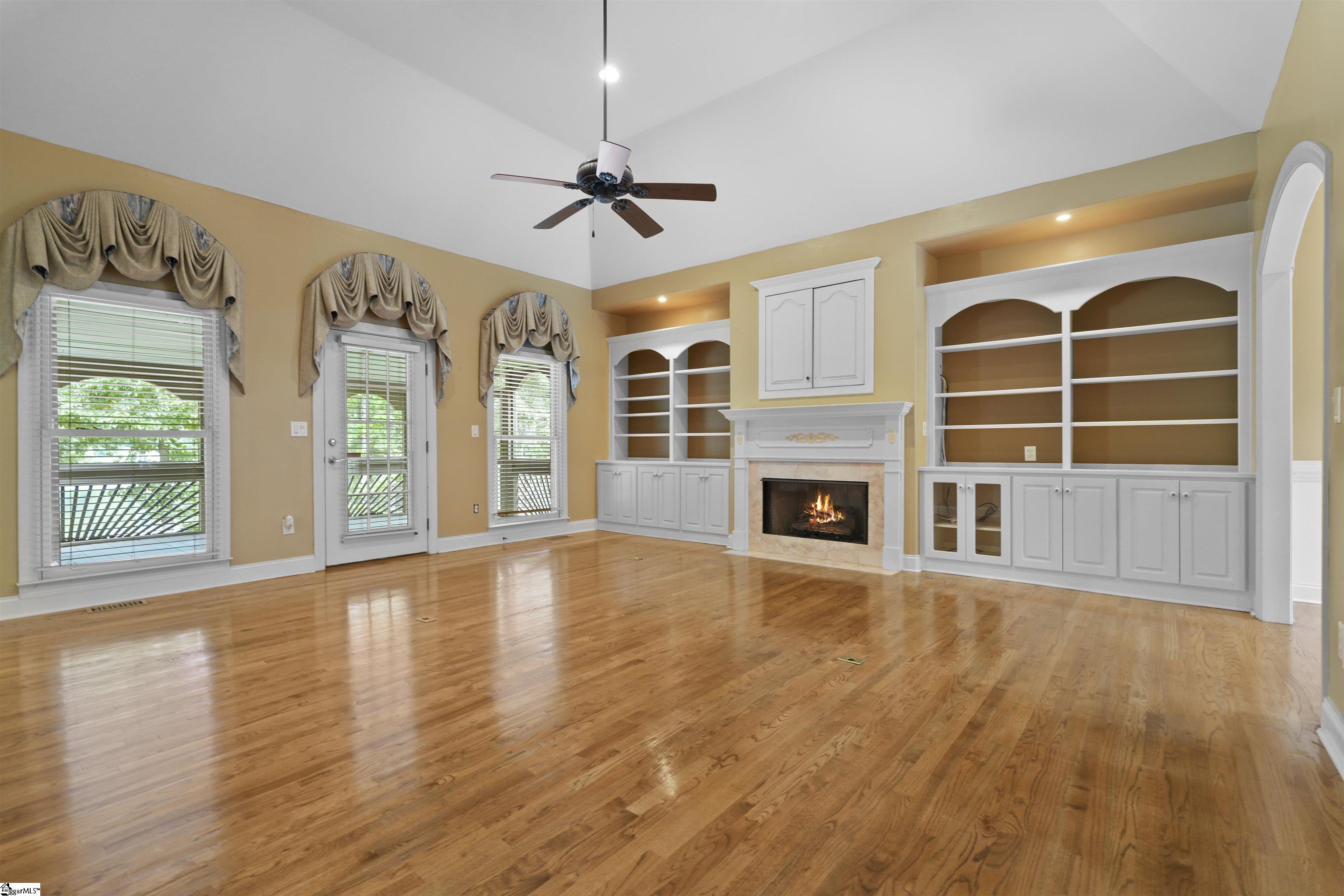 6 Lake Como Court Property Photo 17