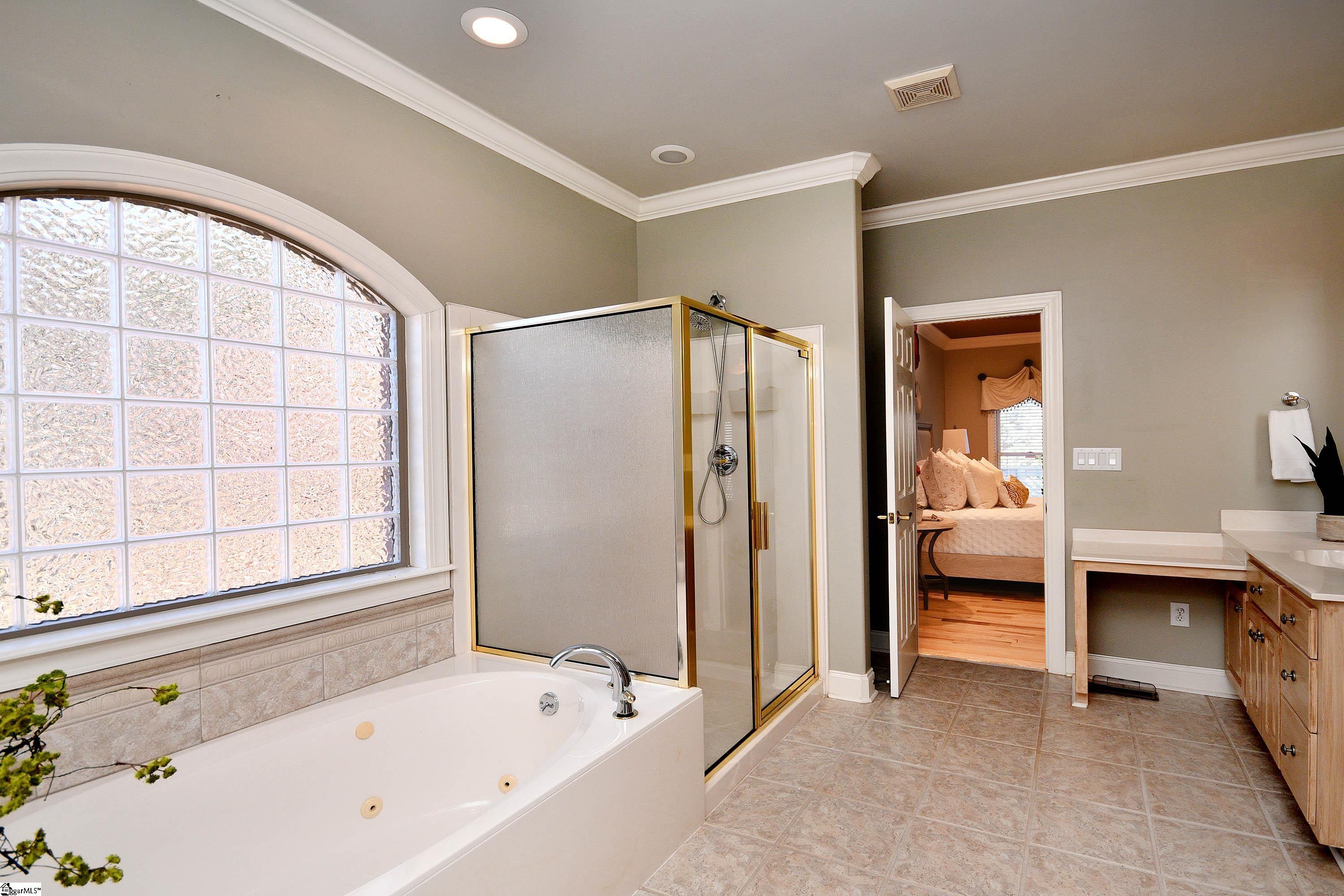 6 Lake Como Court Property Photo 47