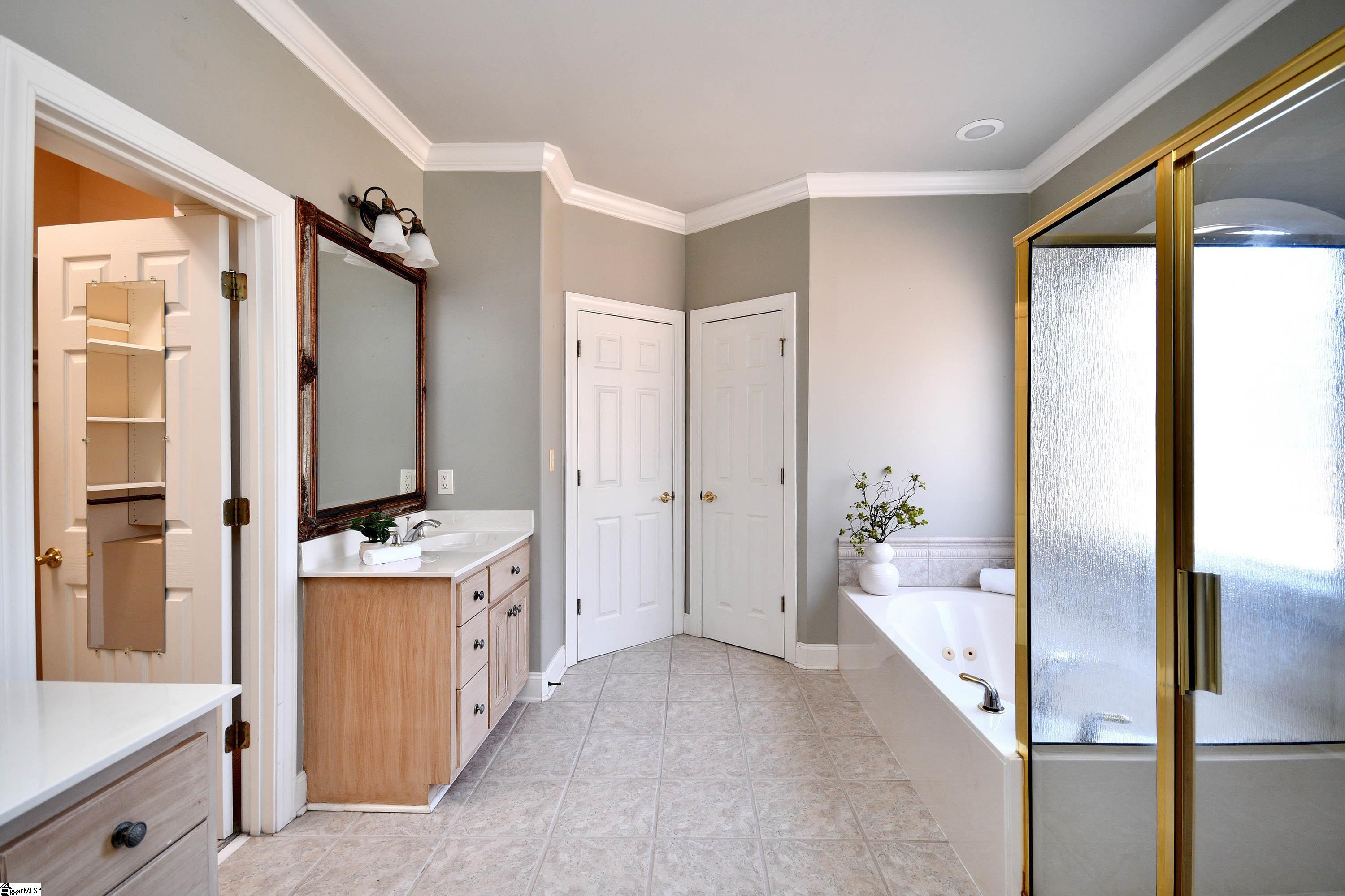 6 Lake Como Court Property Photo 48
