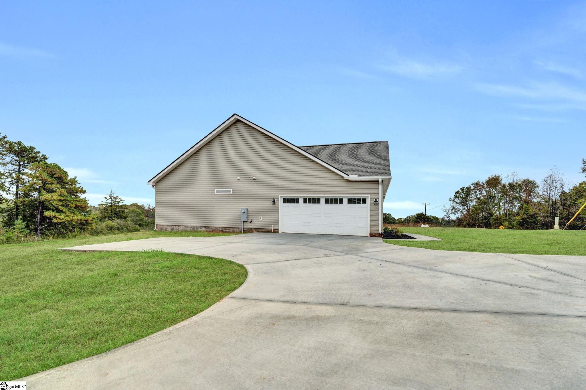 1894 Friendship Church Road Property Photo 4