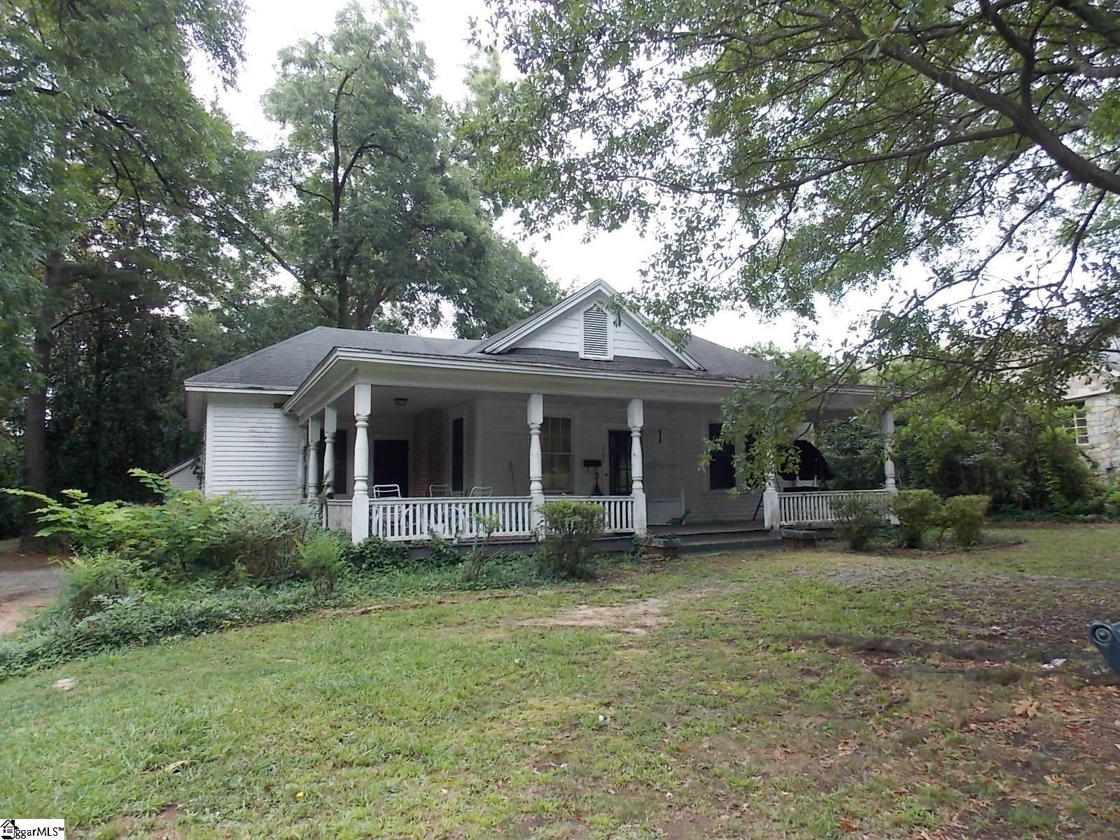 906 E Greenville Street Property Photo 3