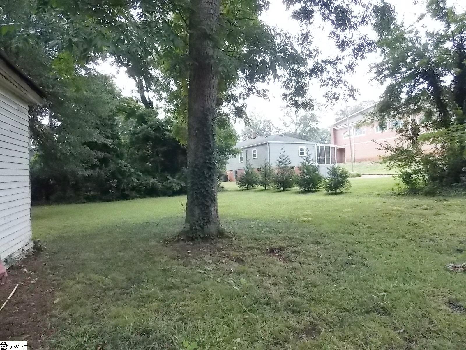 906 E Greenville Street Property Photo 7