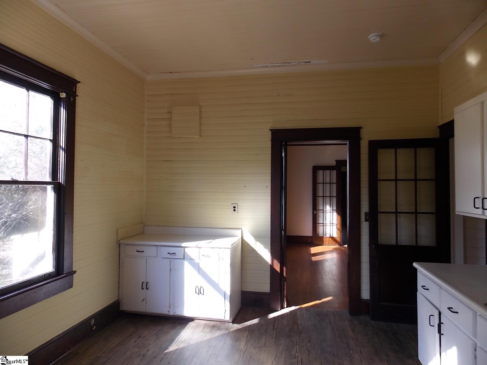 906 E Greenville Street Property Photo 27