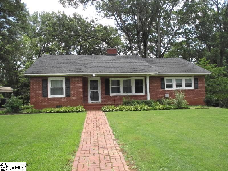 101 Meadow Road Property Photo