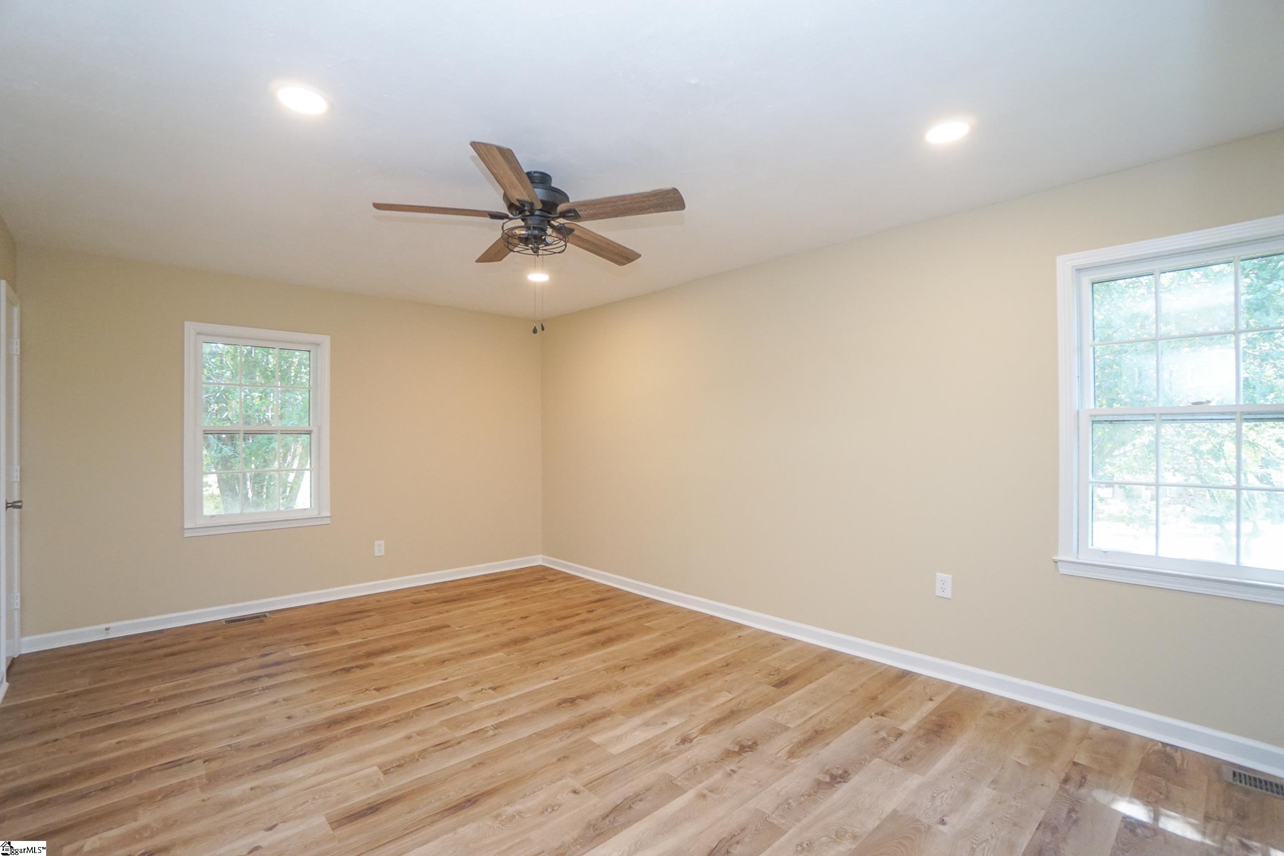 606 N Catherine Street Property Photo 15