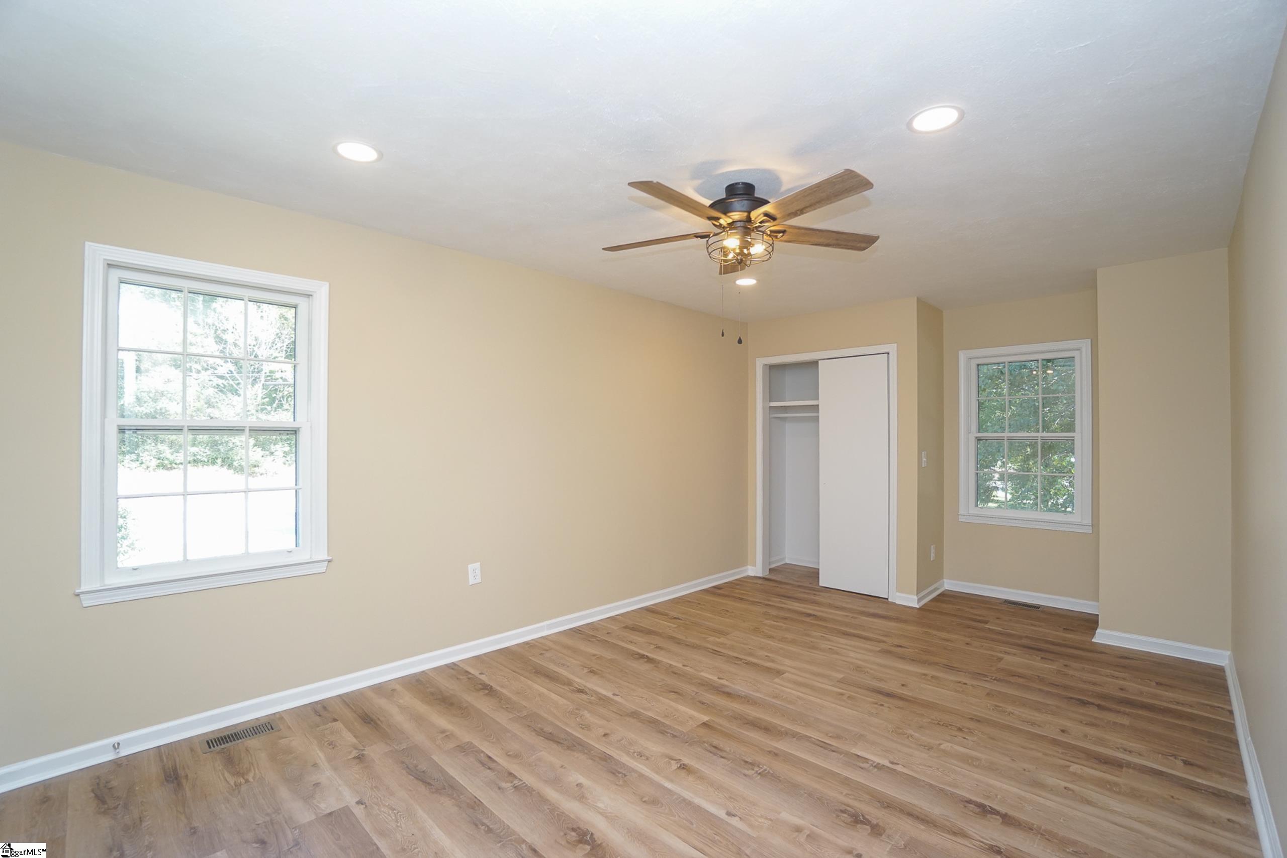 606 N Catherine Street Property Photo 17