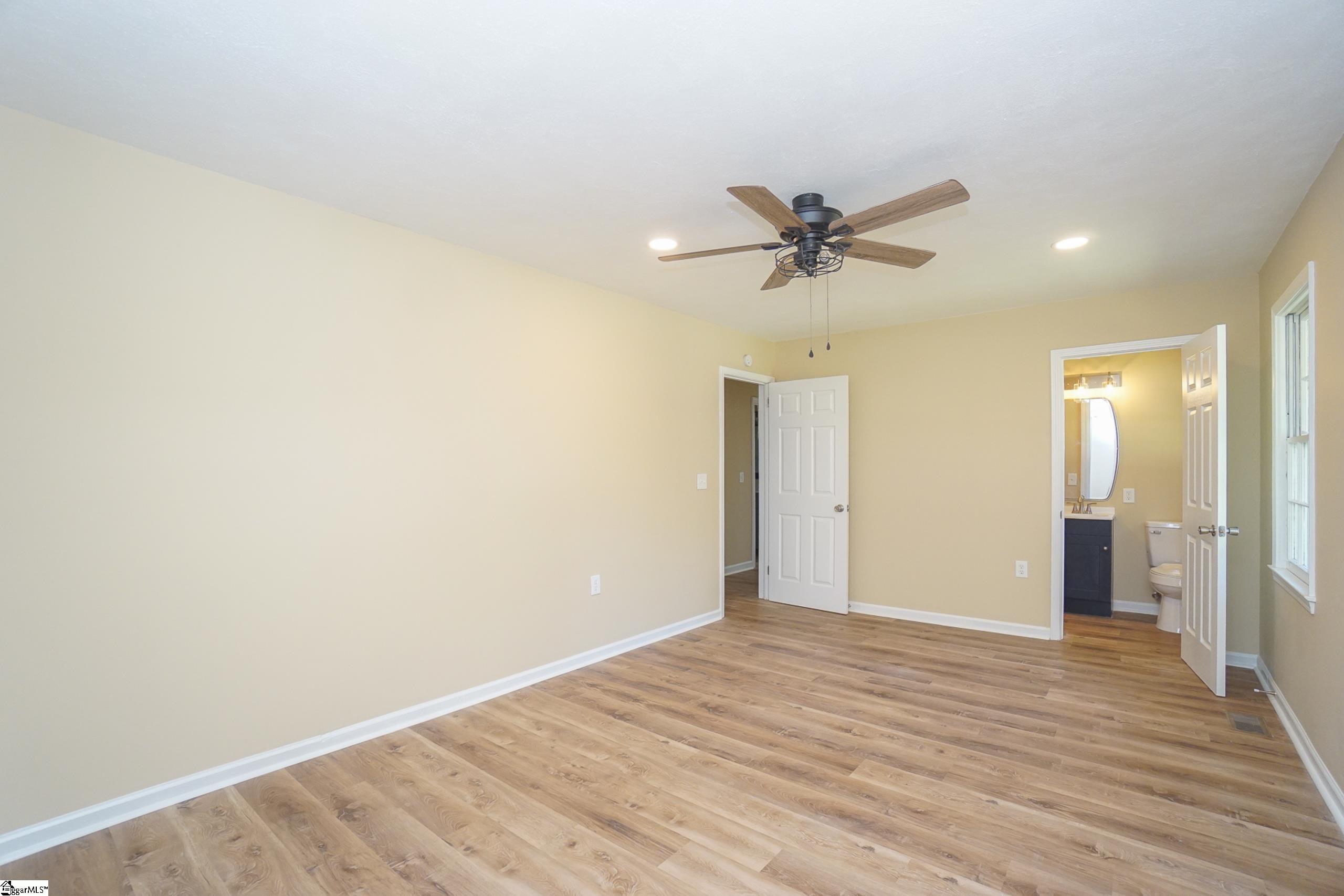 606 N Catherine Street Property Photo 18