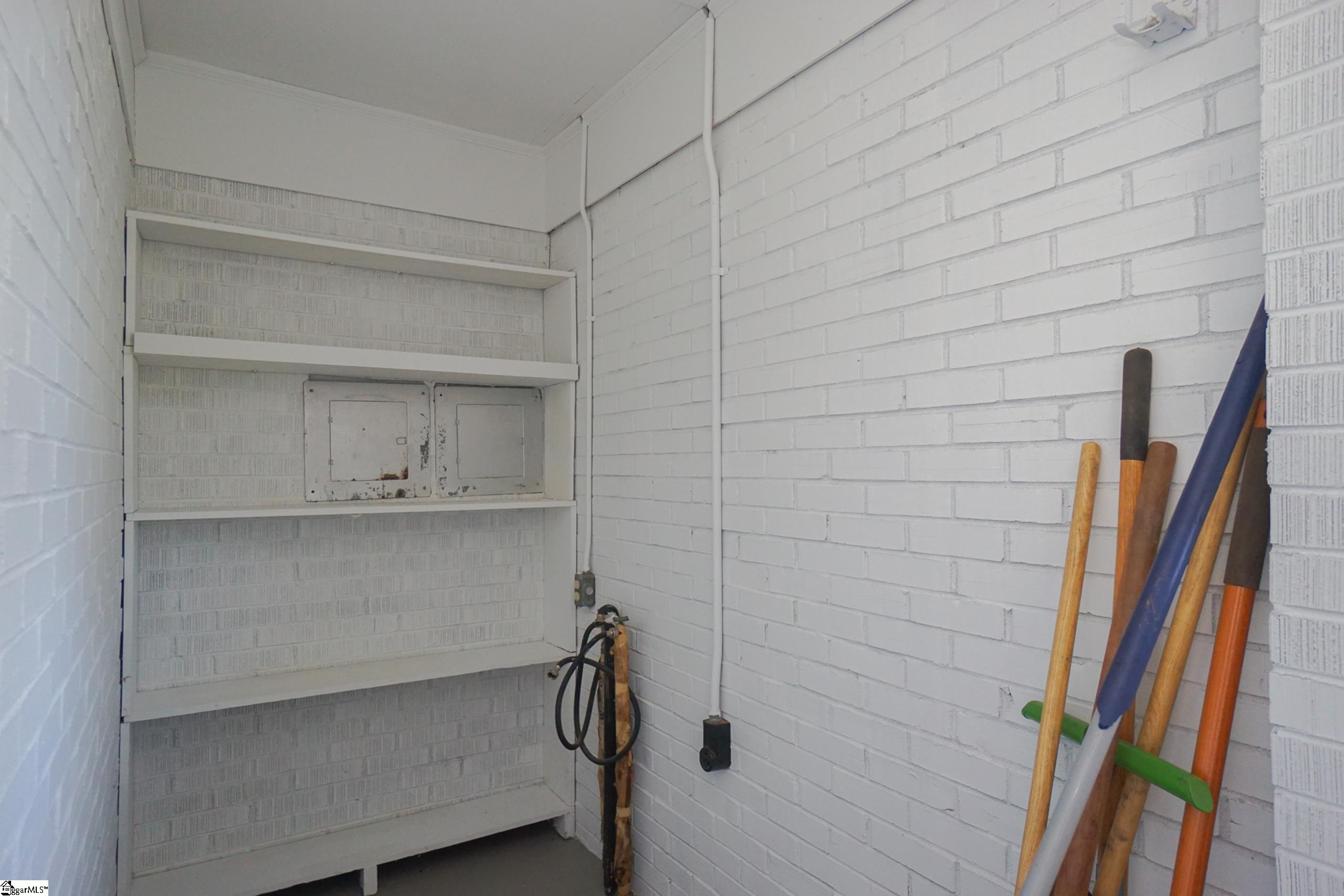 606 N Catherine Street Property Photo 22