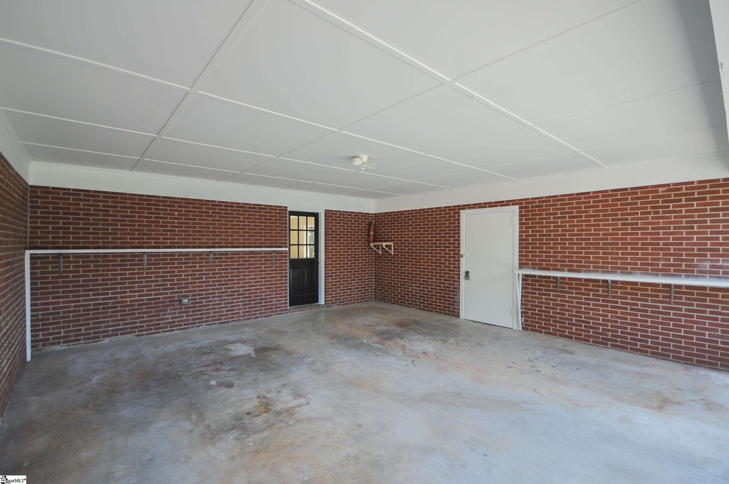 606 N Catherine Street Property Photo 23