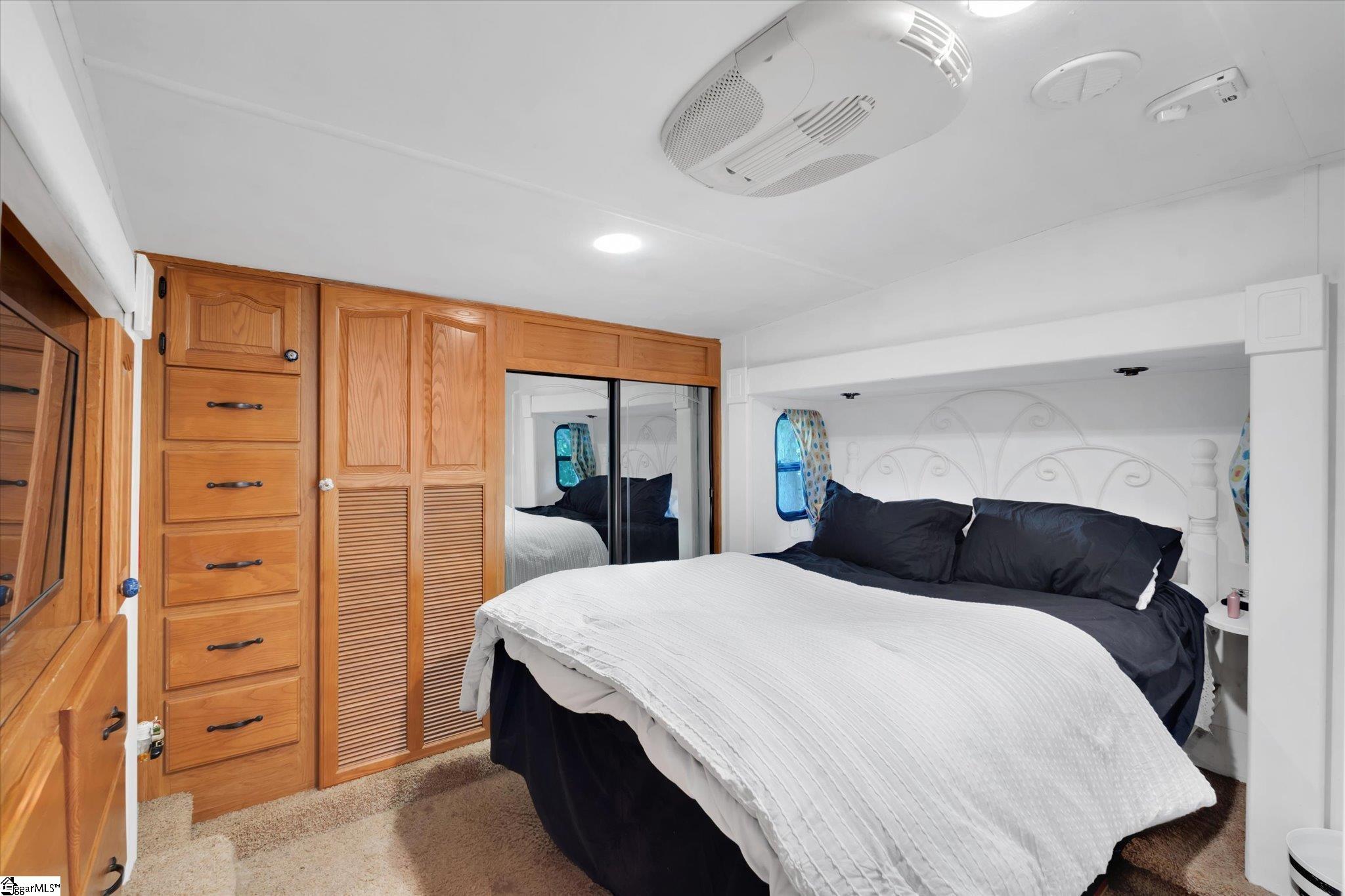 522 Loop Circle Property Photo 11
