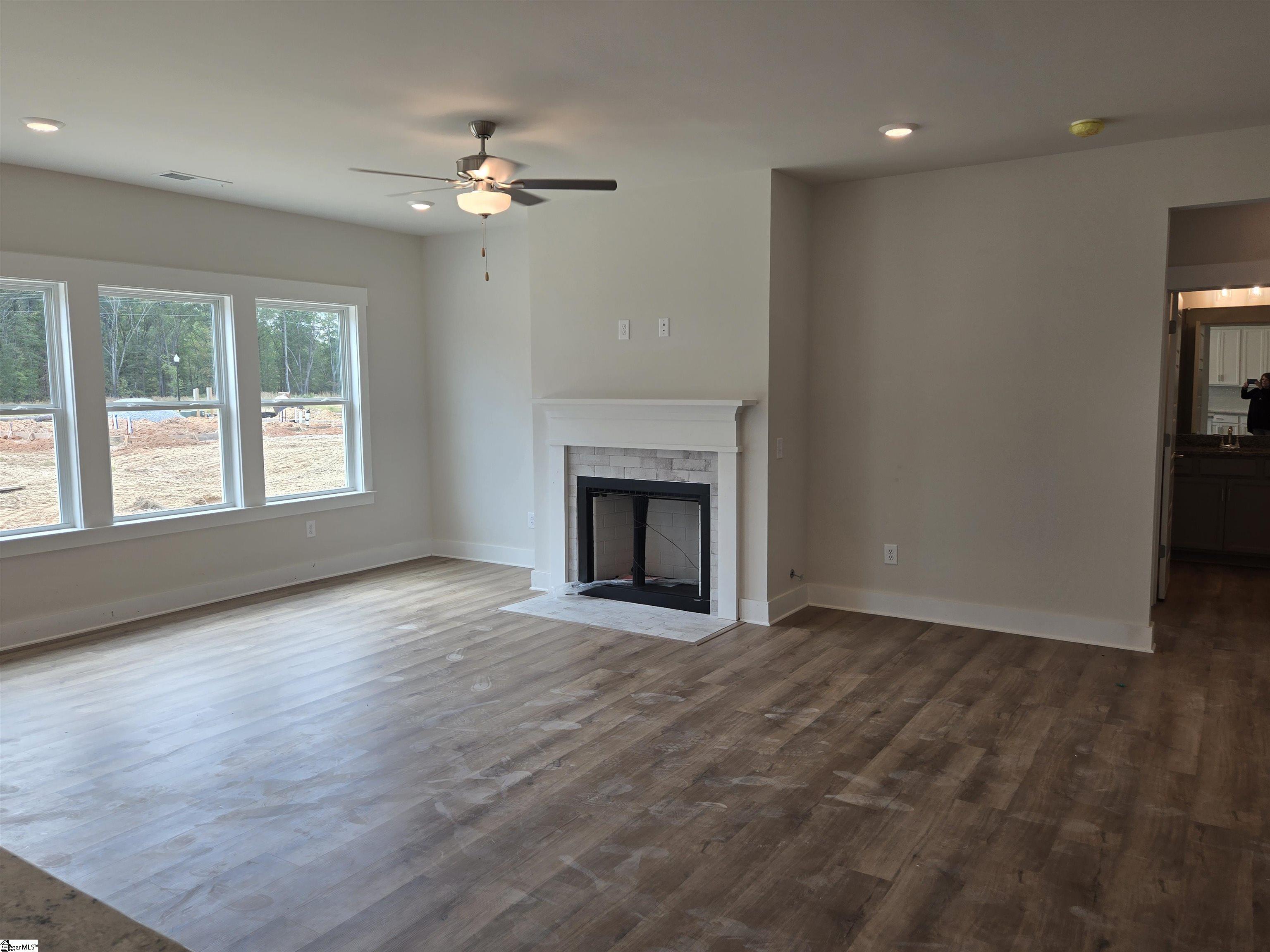 365 Alyssa Landing Drive Property Photo 5