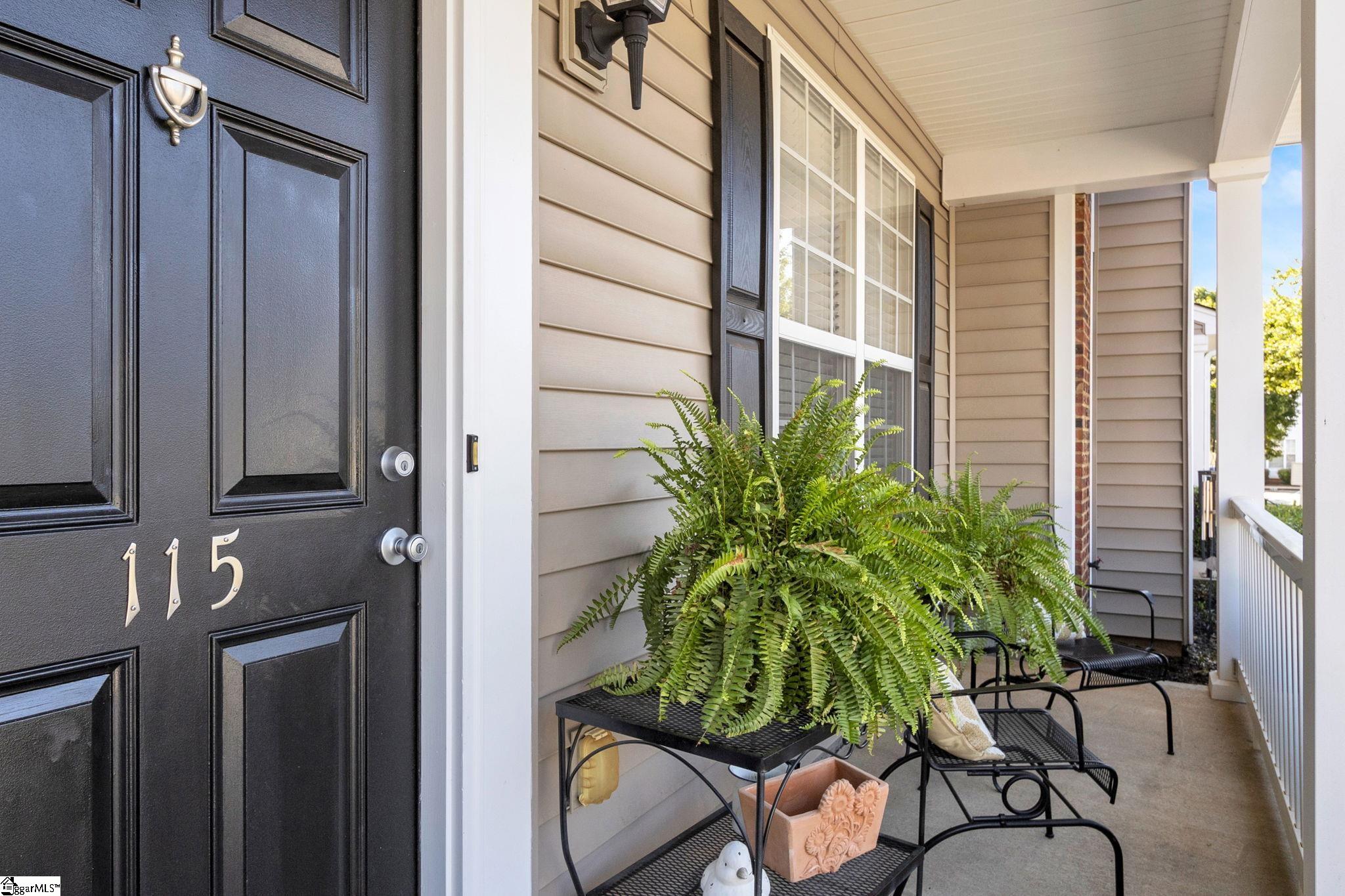 115 Bumble Circle Property Photo 4