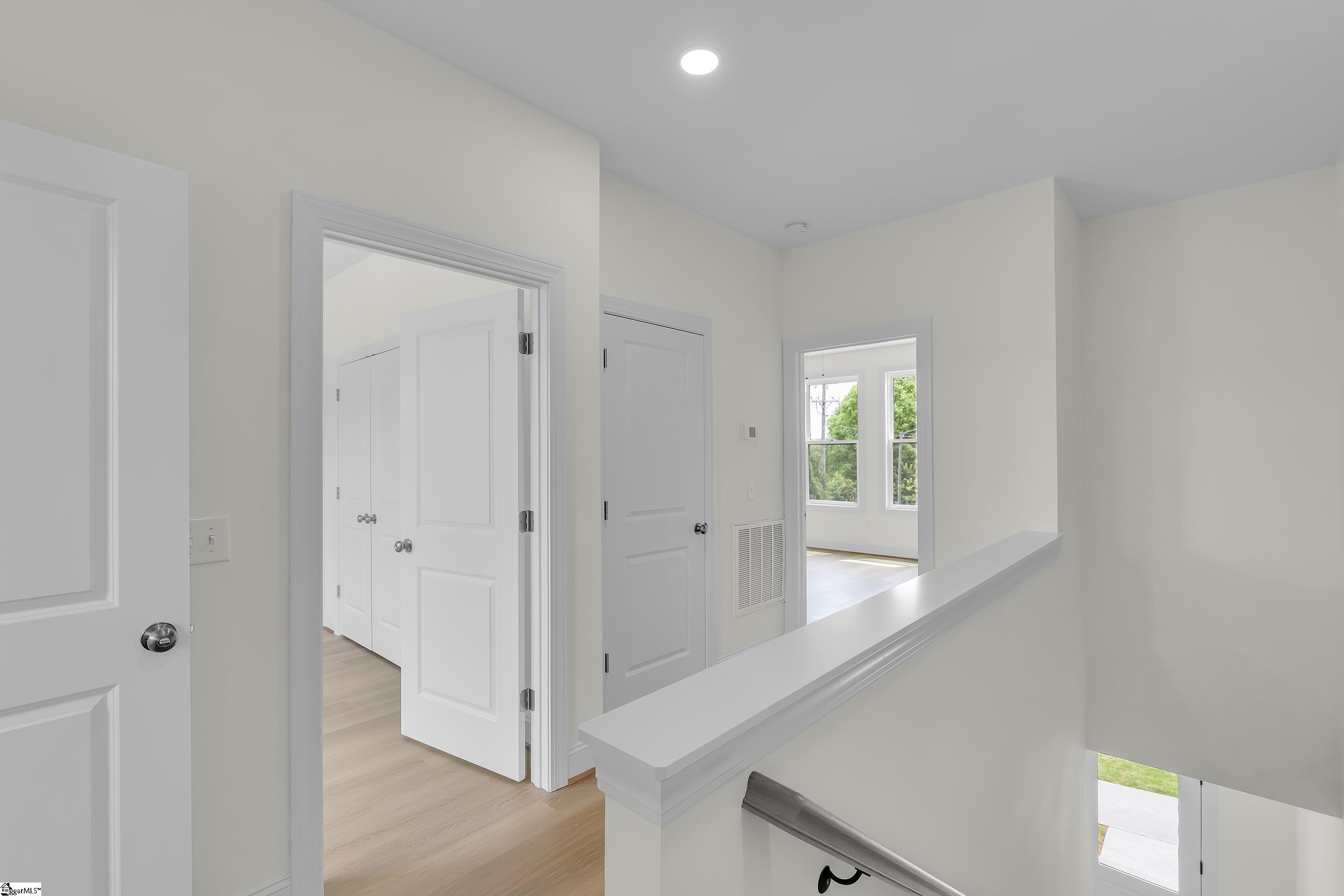 294 College Street Property Photo 12