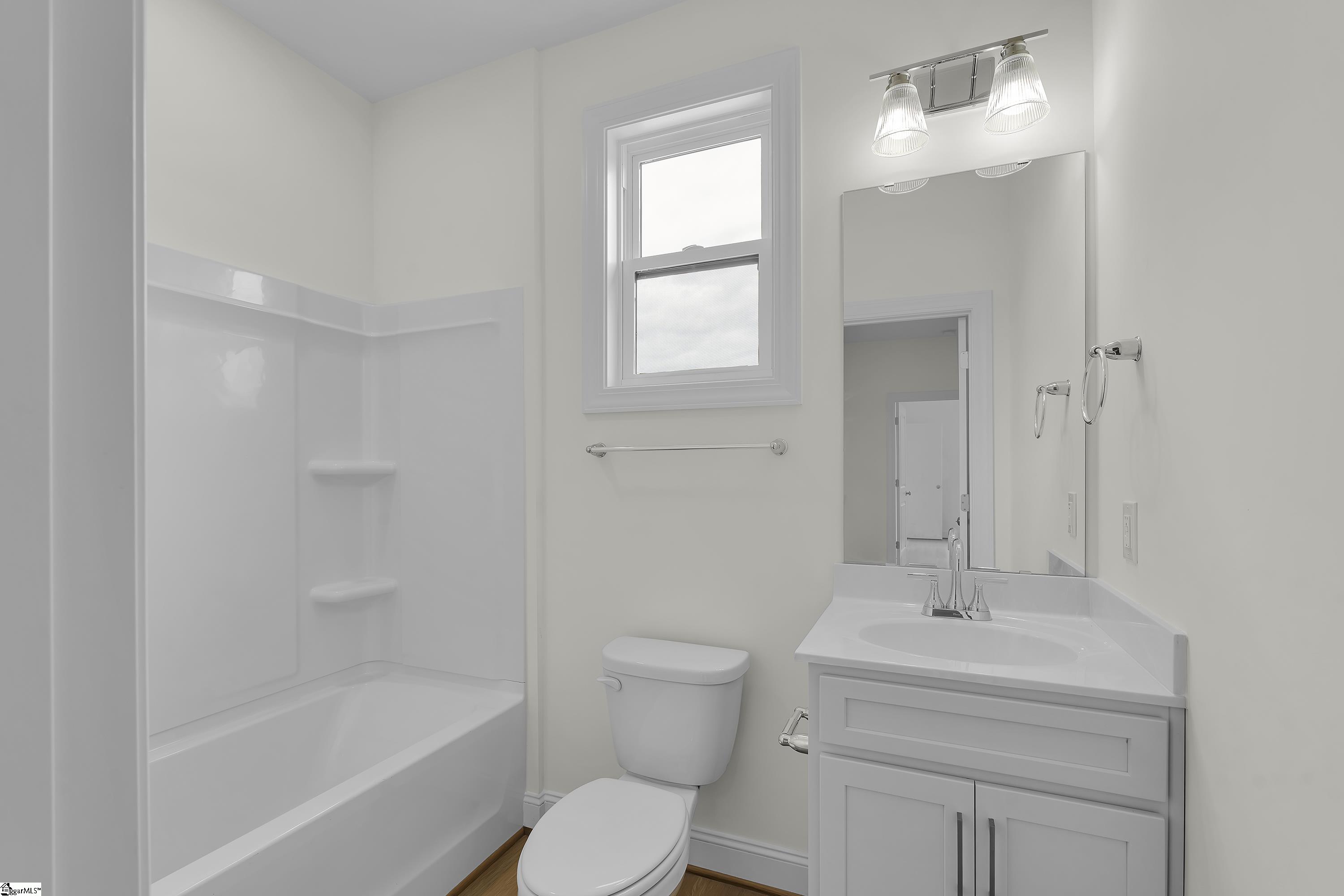 294 College Street Property Photo 13