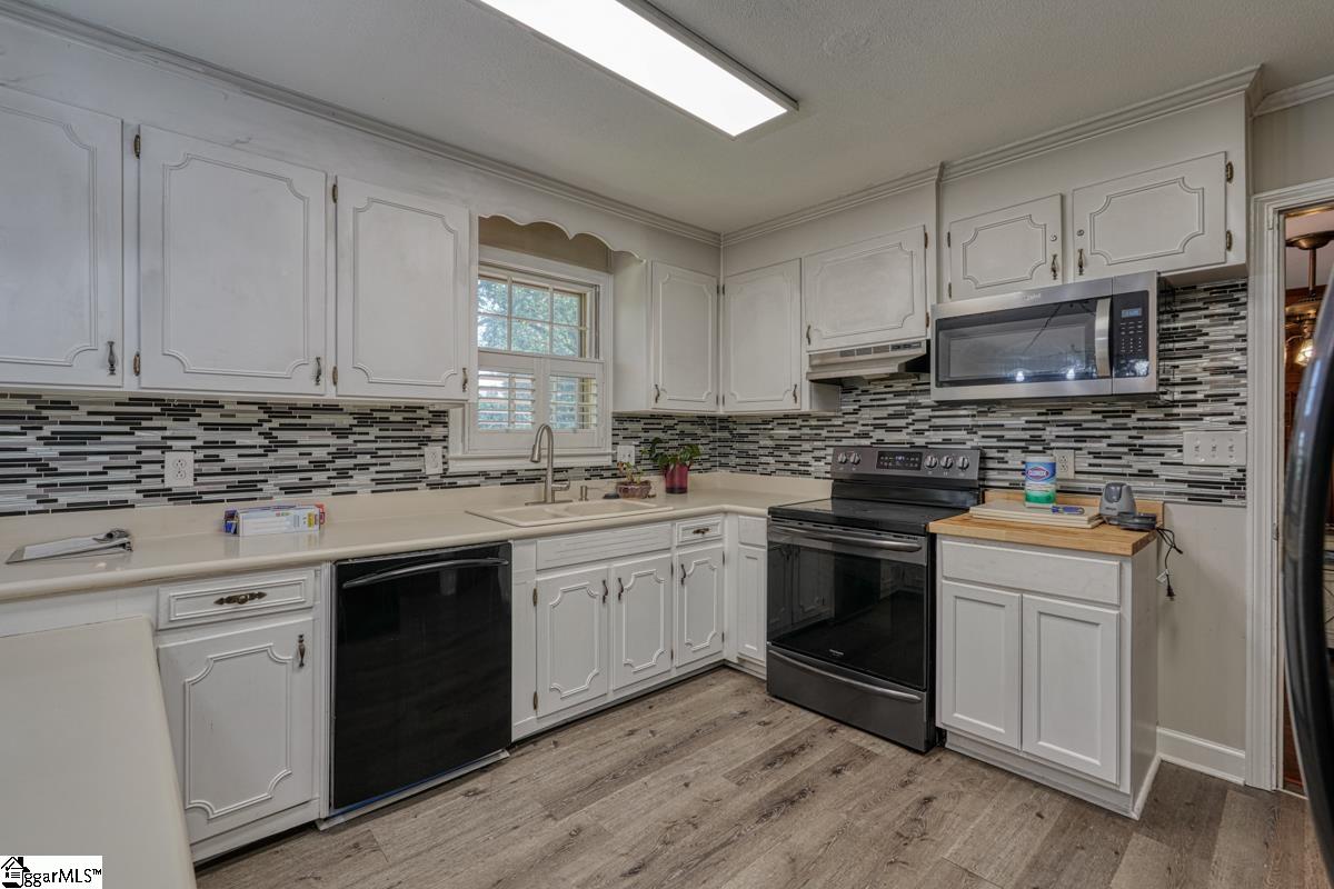 3 Fairlane Drive Property Photo 5