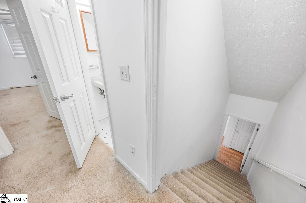 121 Sherman Court Property Photo 23
