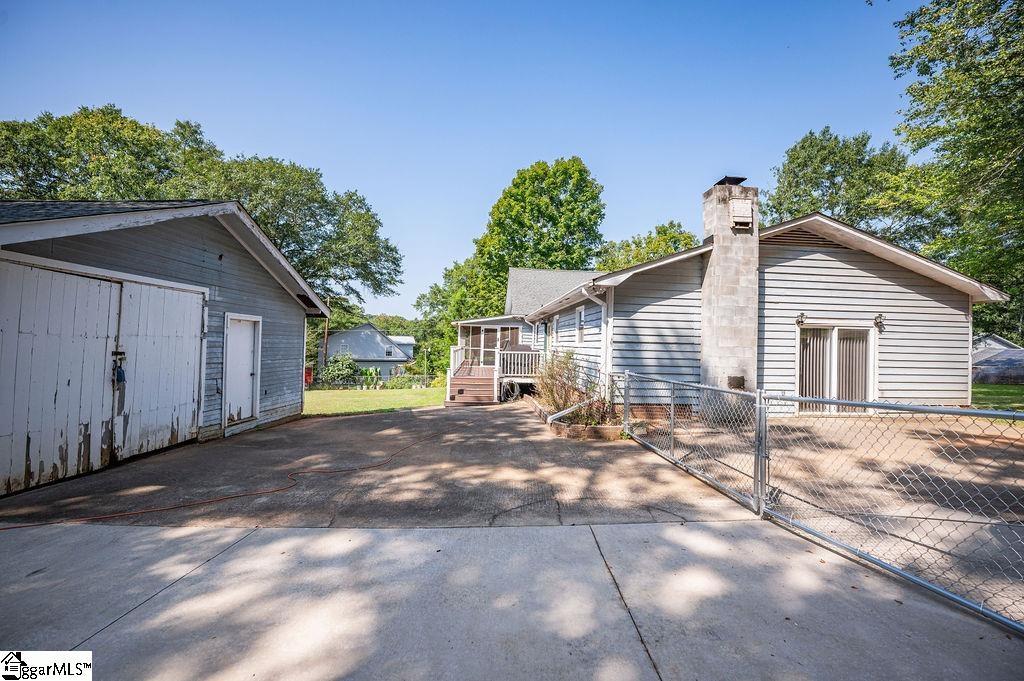 121 Sherman Court Property Photo 31