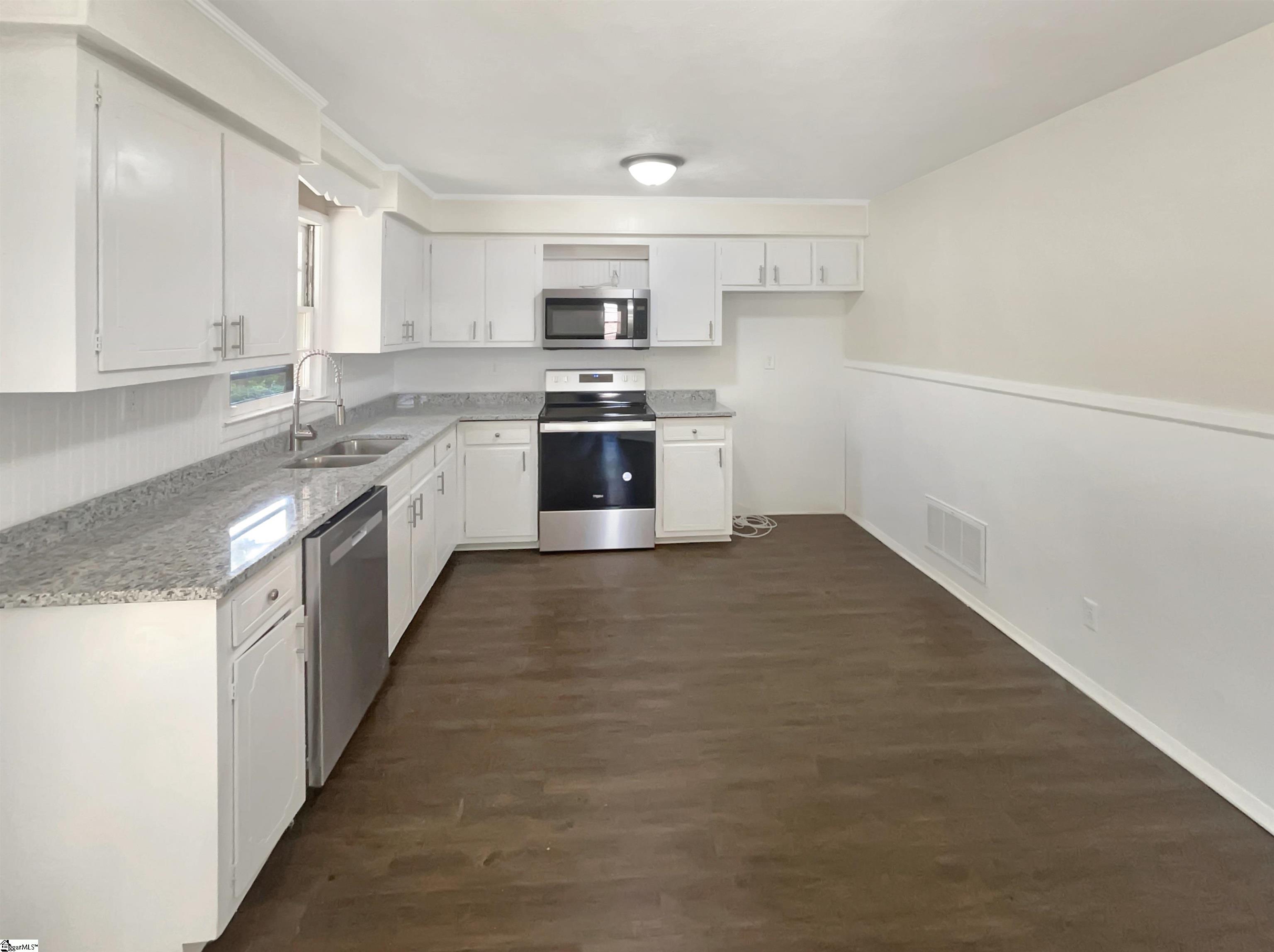 5 Broomfield Drive Property Photo 2
