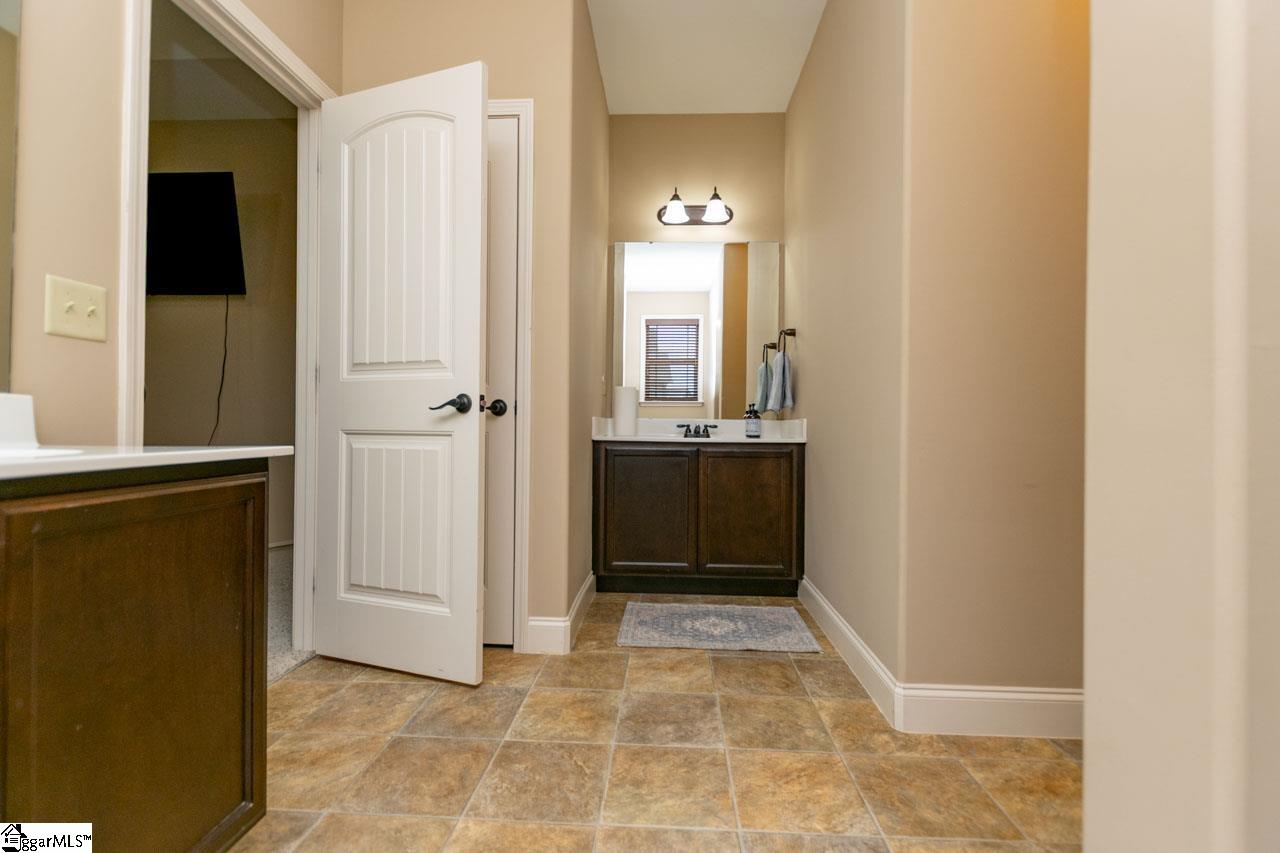 19 Rising Meadow Lane Property Photo 9