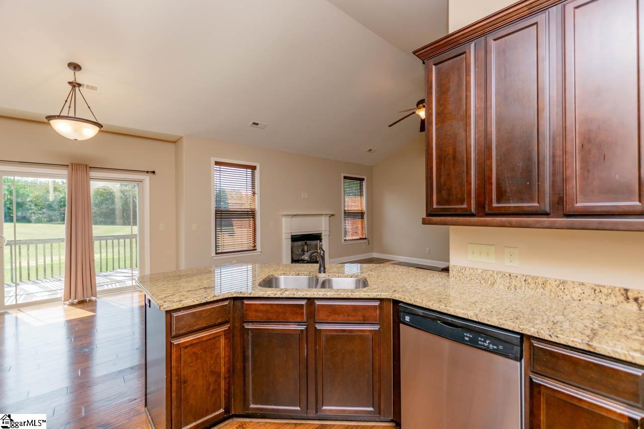 19 Rising Meadow Lane Property Photo 12