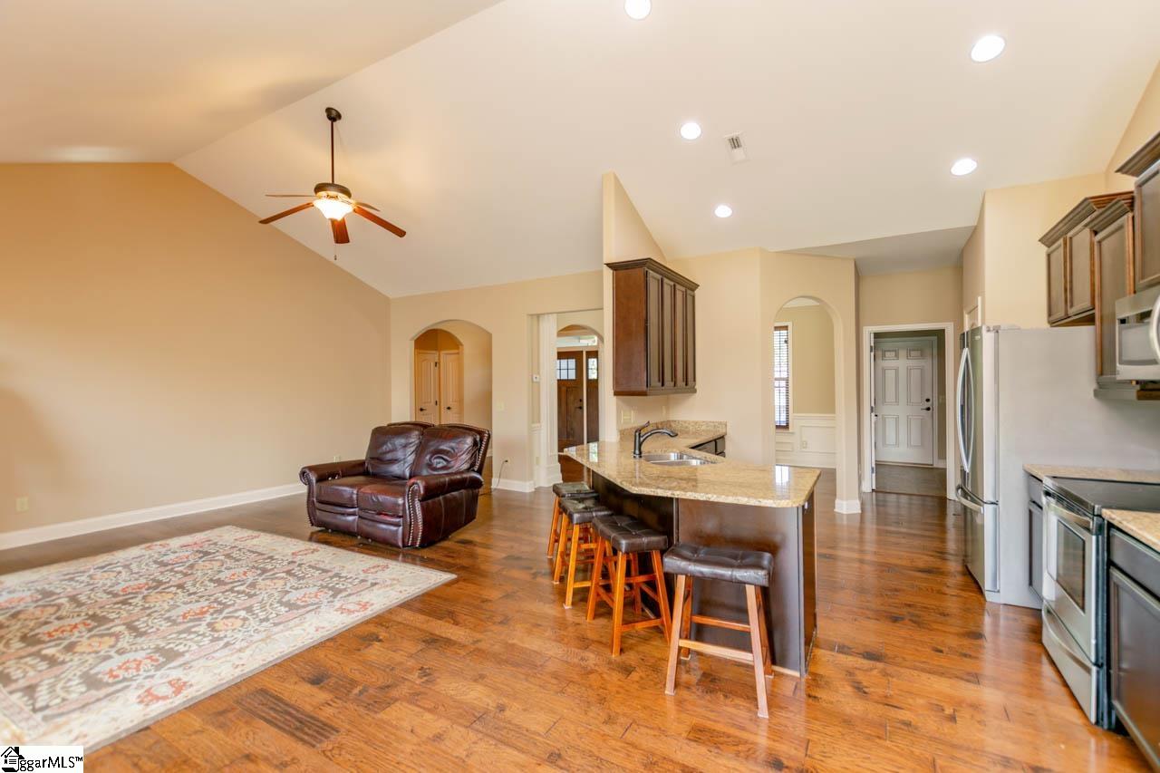 19 Rising Meadow Lane Property Photo 14