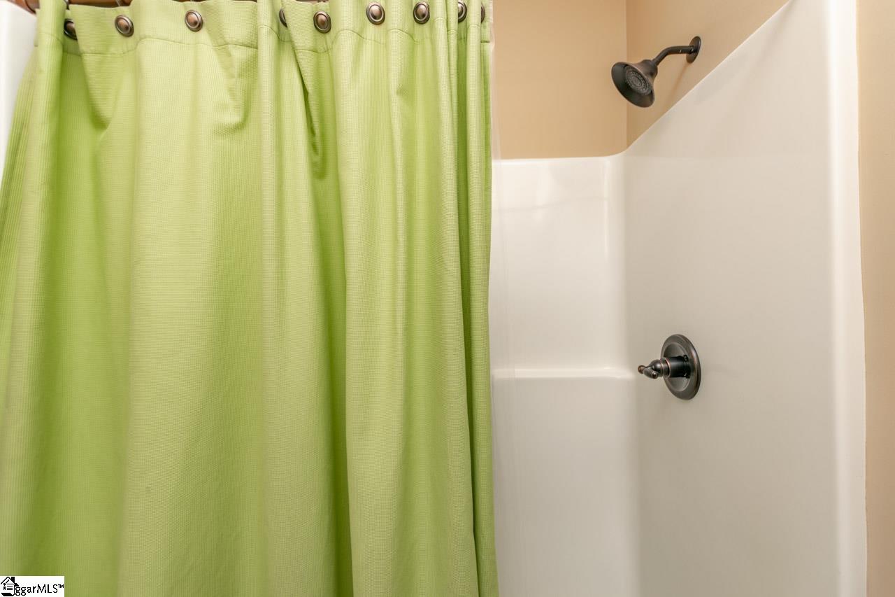 19 Rising Meadow Lane Property Photo 17
