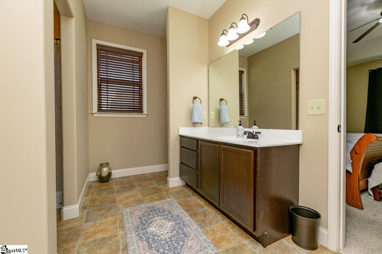 19 Rising Meadow Lane Property Photo 18