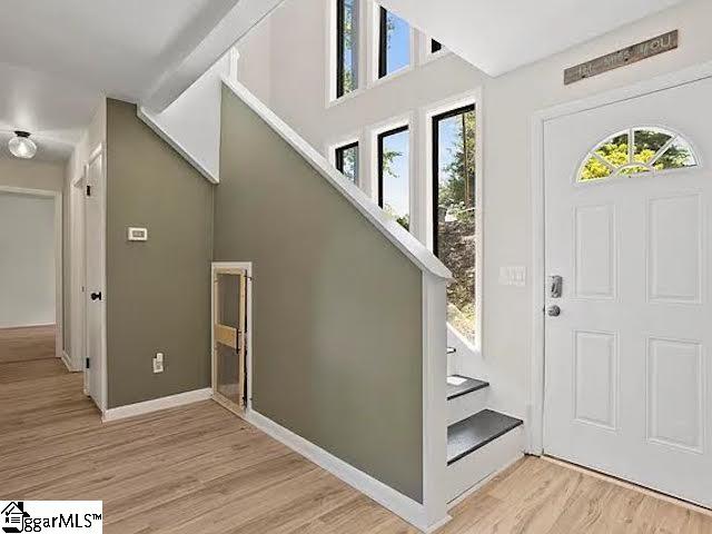 1201 Winding Way Property Photo 2