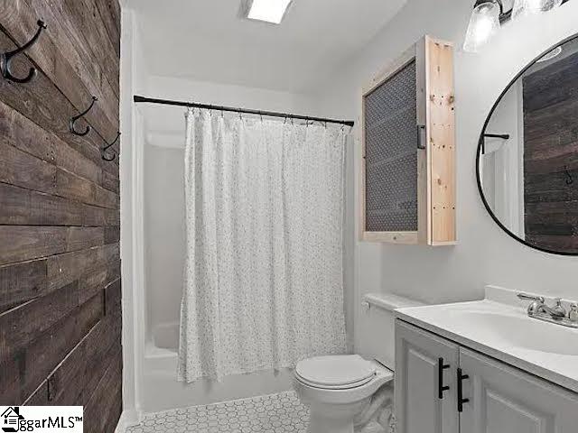 1201 Winding Way Property Photo 11