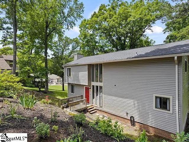 1201 Winding Way Property Photo 12