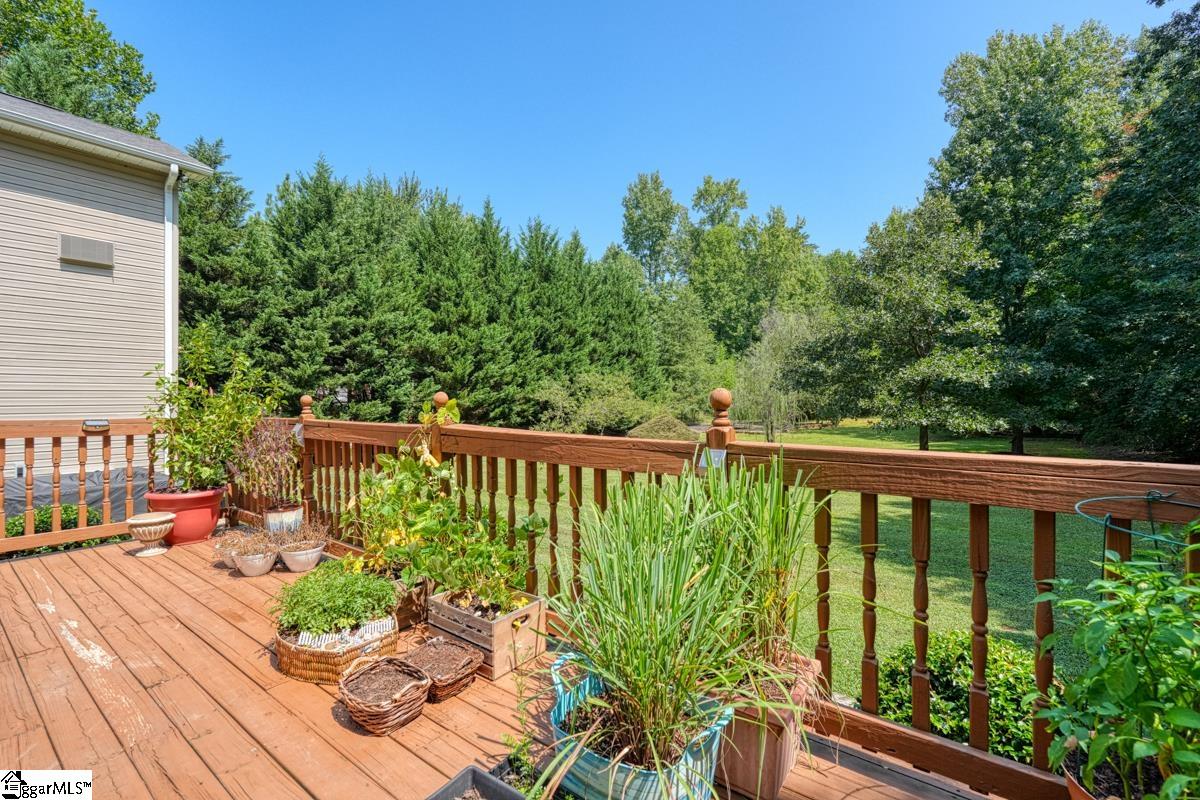 251 N Lake Emory Drive Property Photo 4