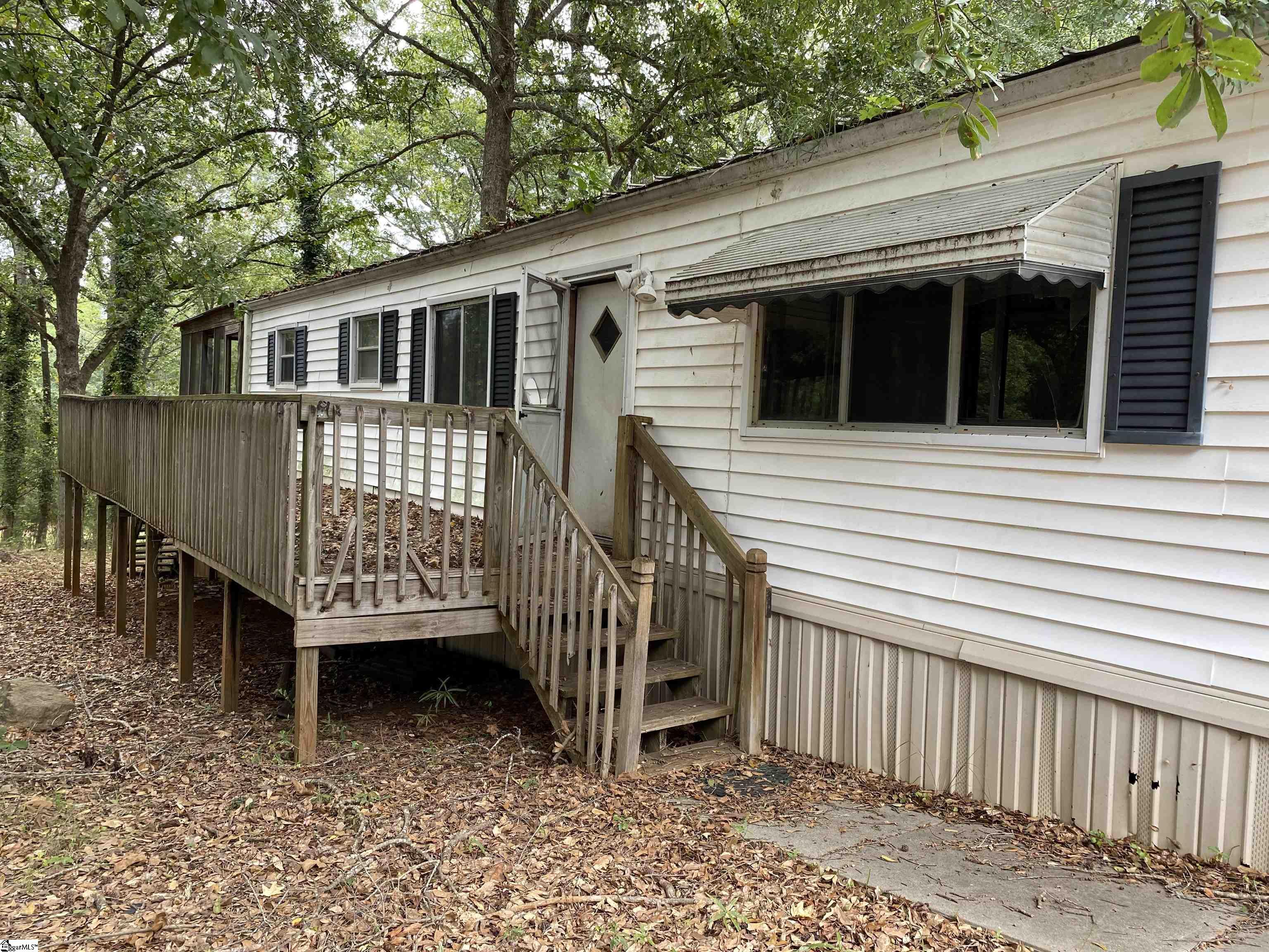 325 Lakewood Drive Property Photo 2