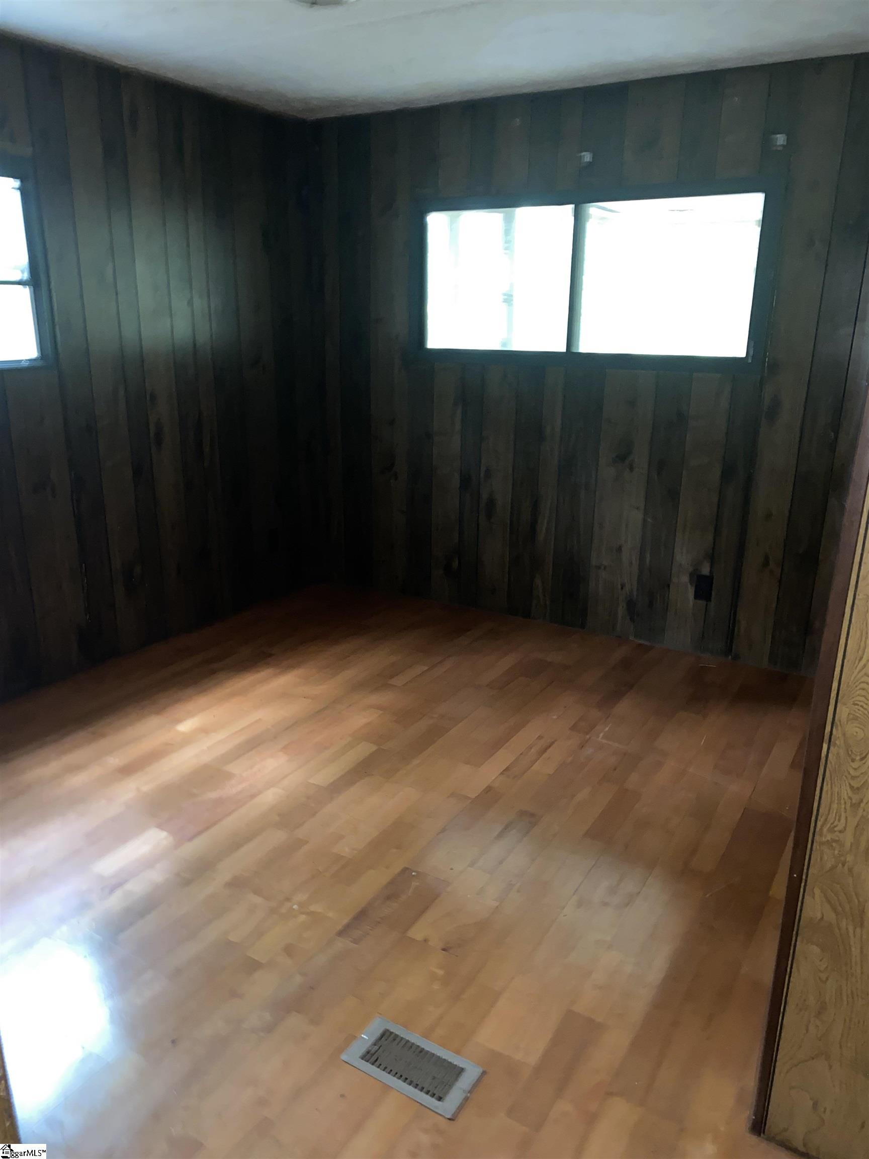 325 Lakewood Drive Property Photo 12