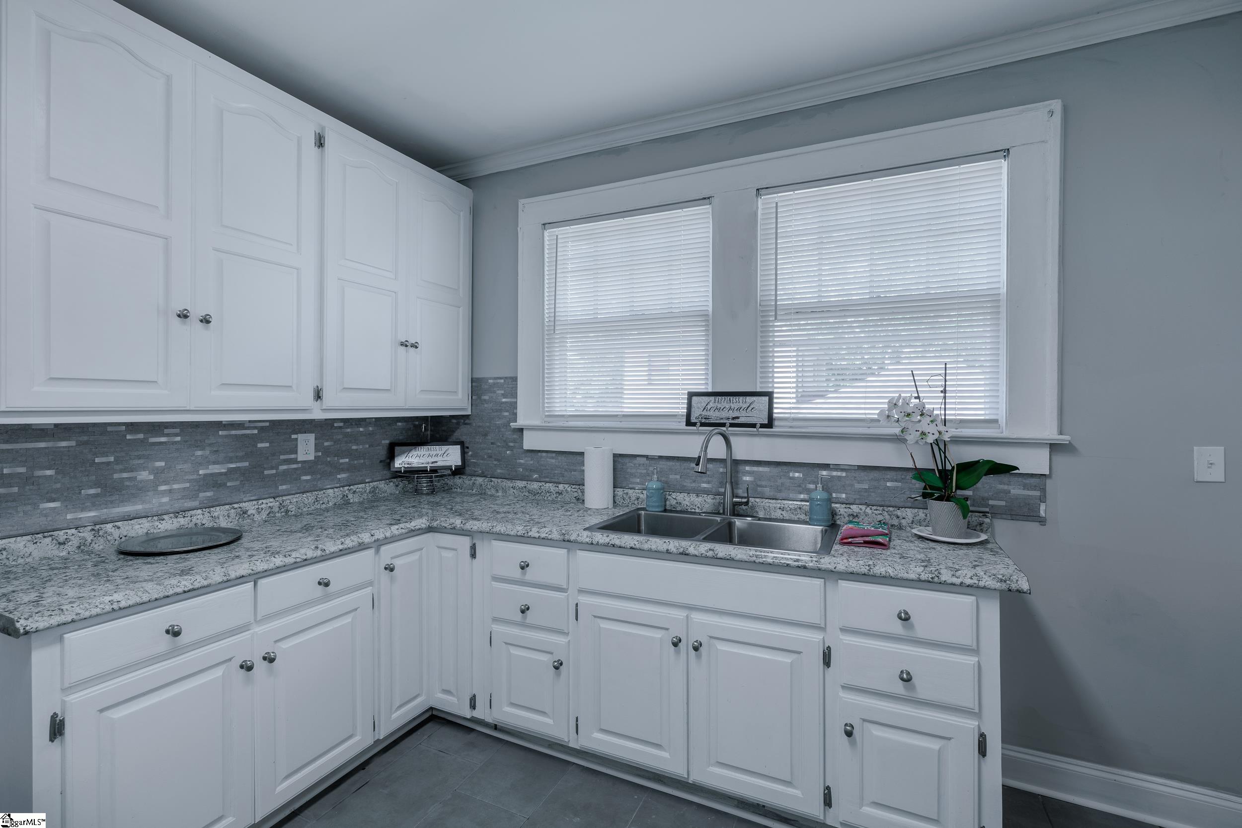 18 Elm Street Property Photo 6