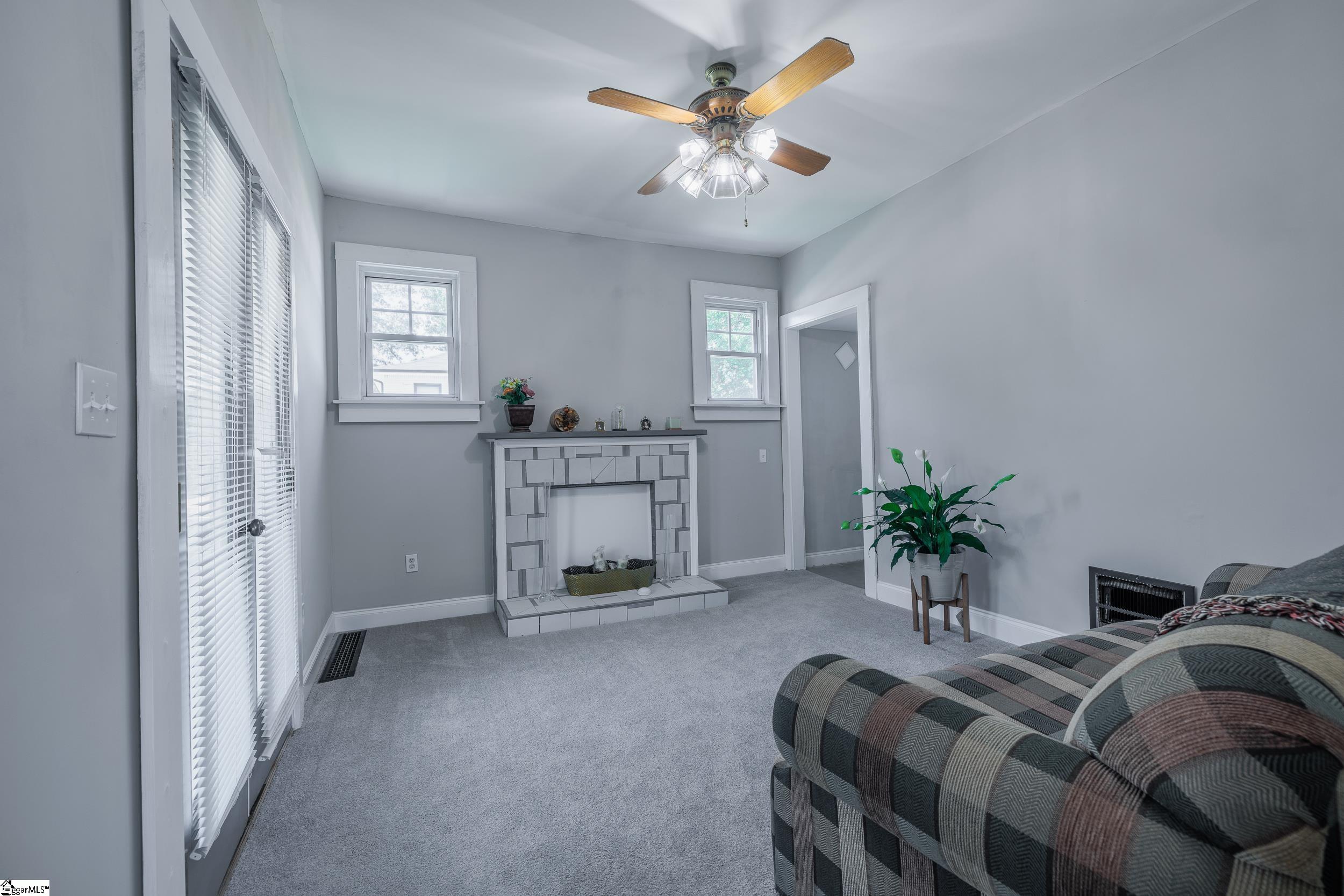 18 Elm Street Property Photo 7