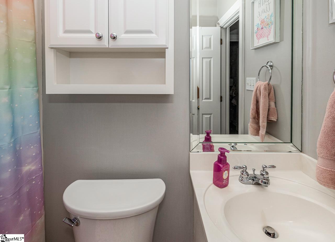 656 Amesbury Lane Property Photo 20