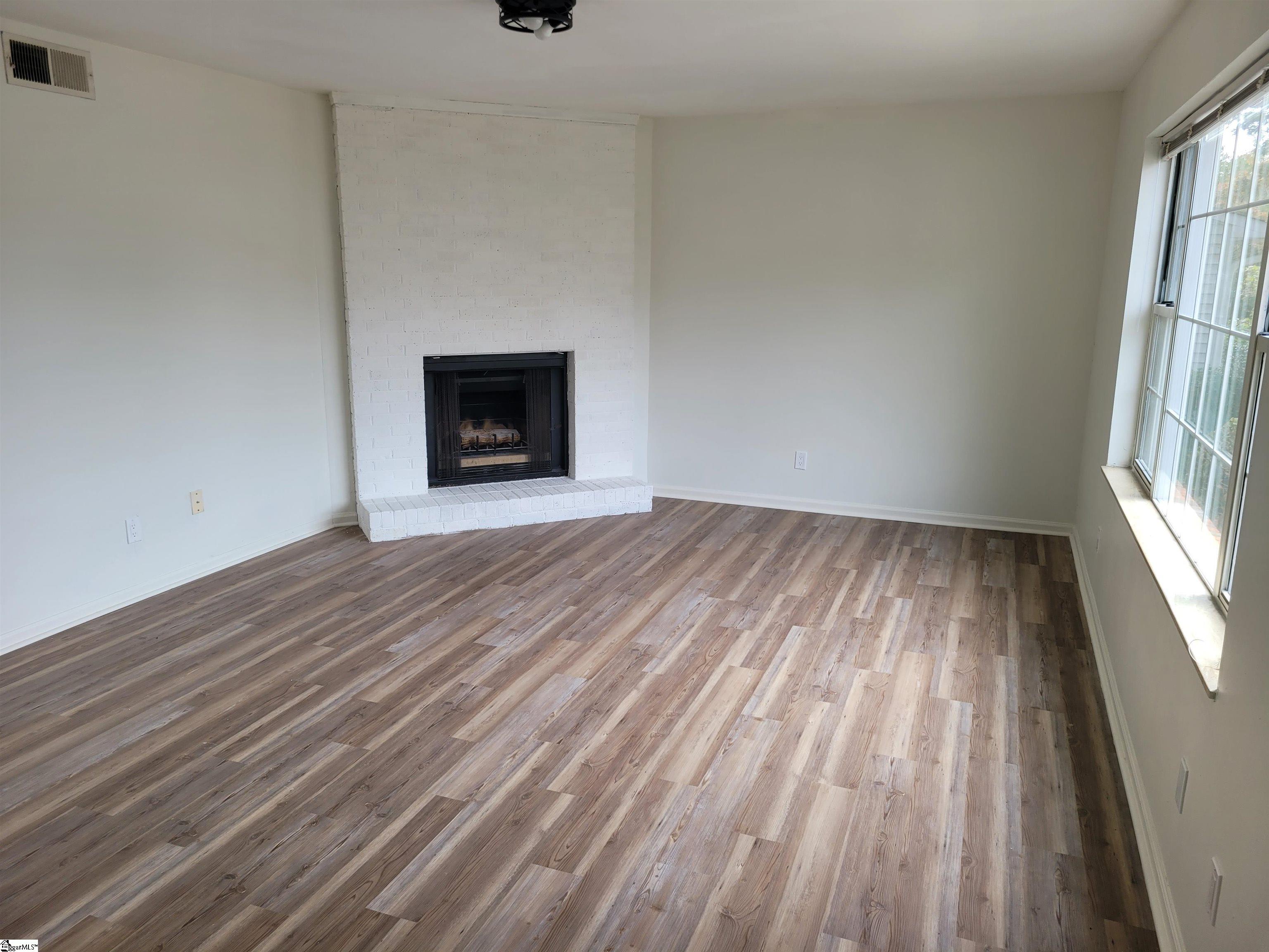97 Jamestowne Way Property Photo 2