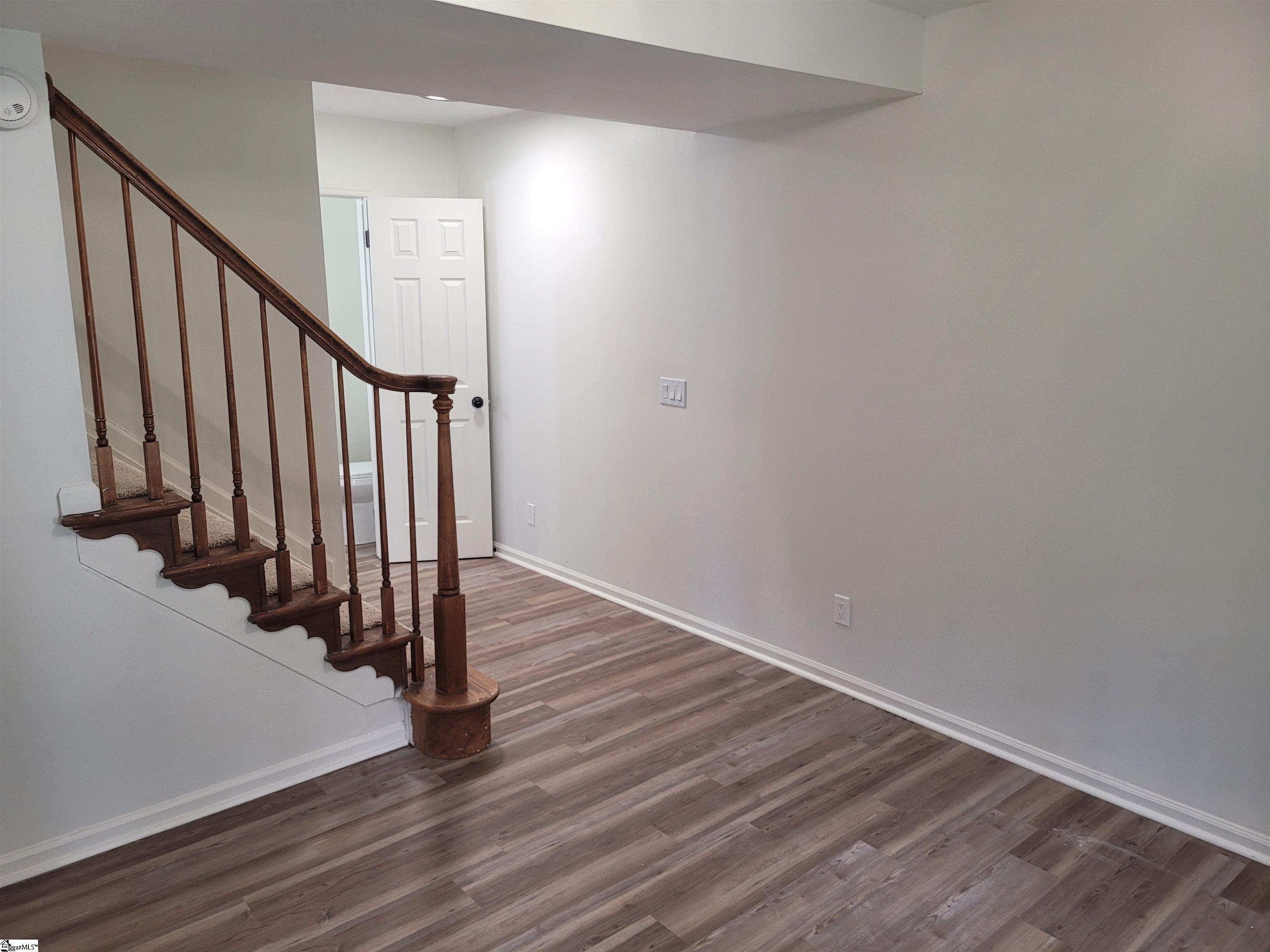 97 Jamestowne Way Property Photo 8