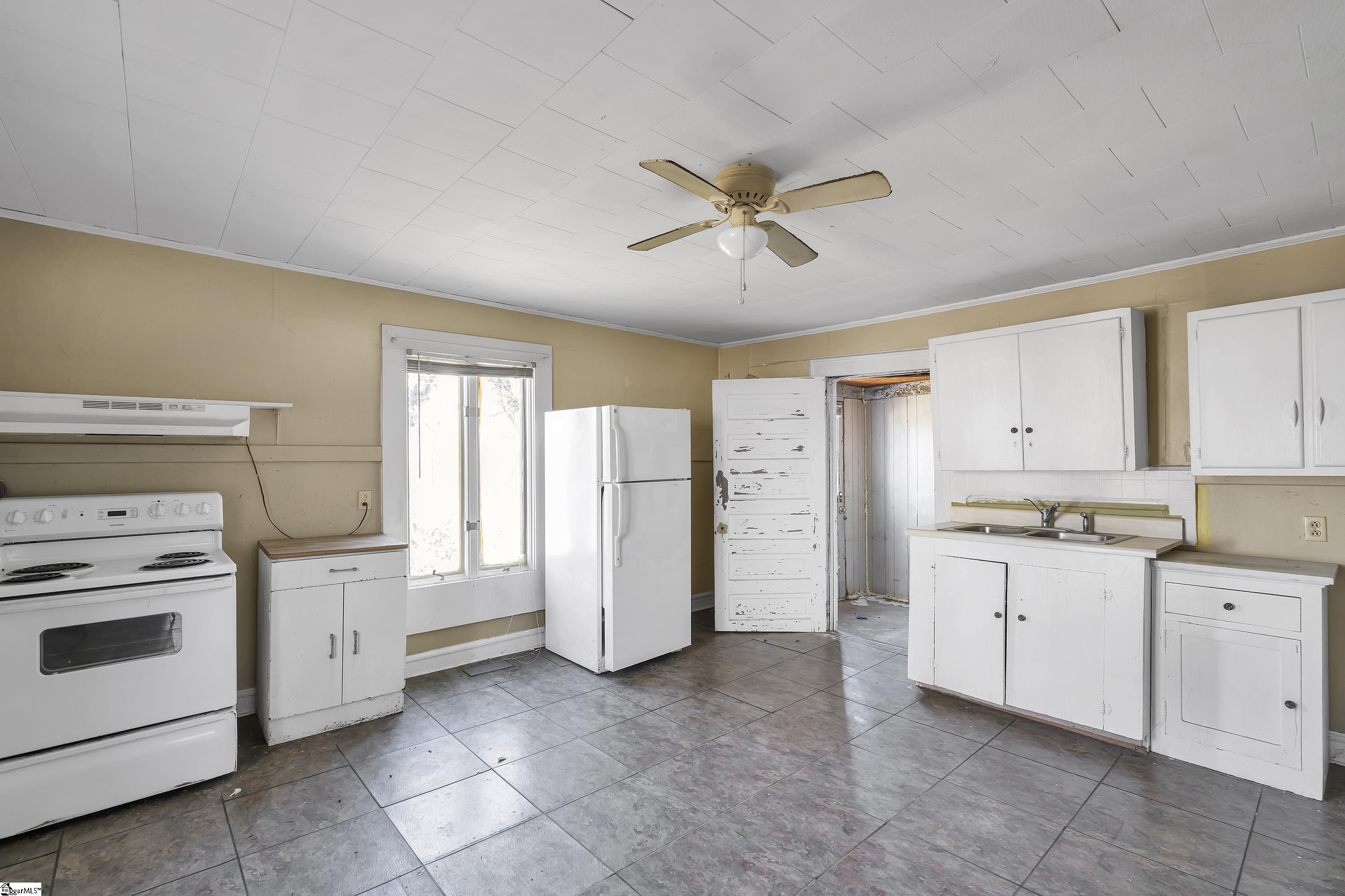 315 Poole Street Property Photo 6