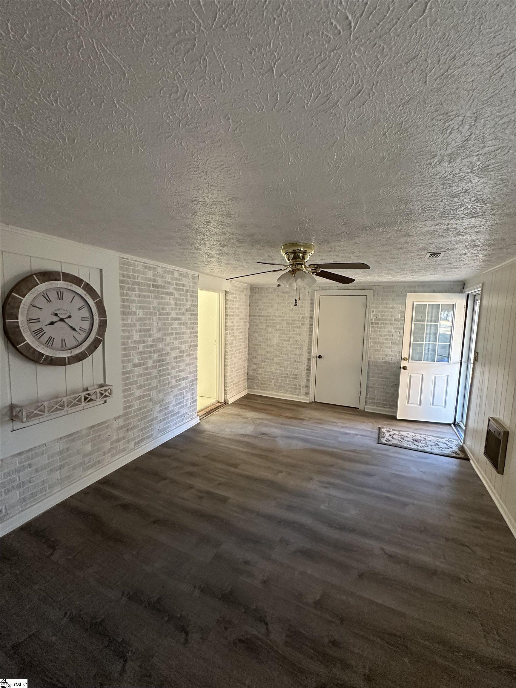 10 Woodridge Drive Property Photo 7