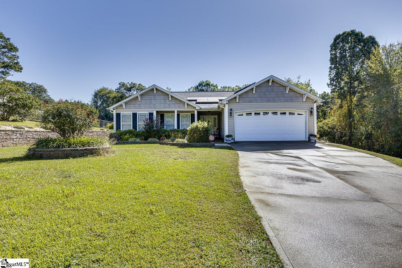 140 Colonial Drive Property Photo 2
