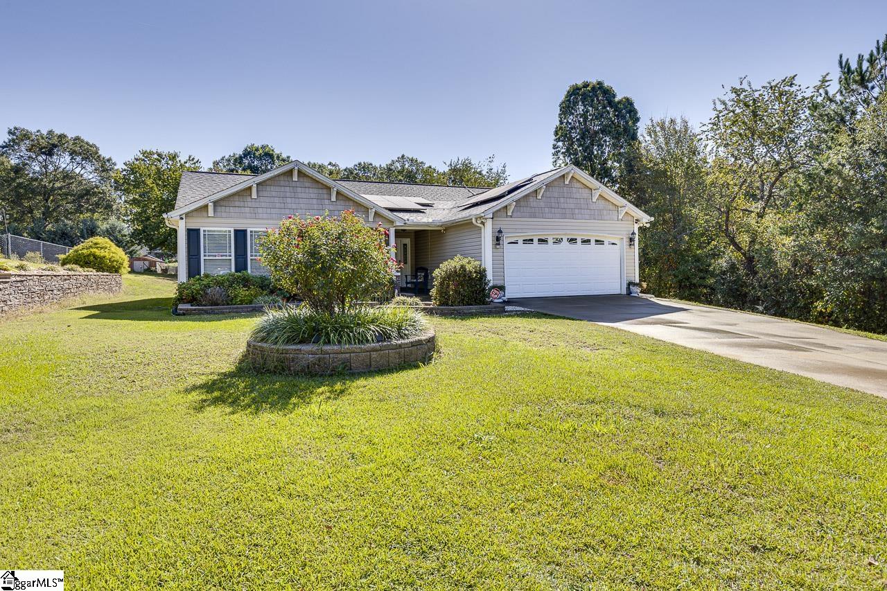 140 Colonial Drive Property Photo 3