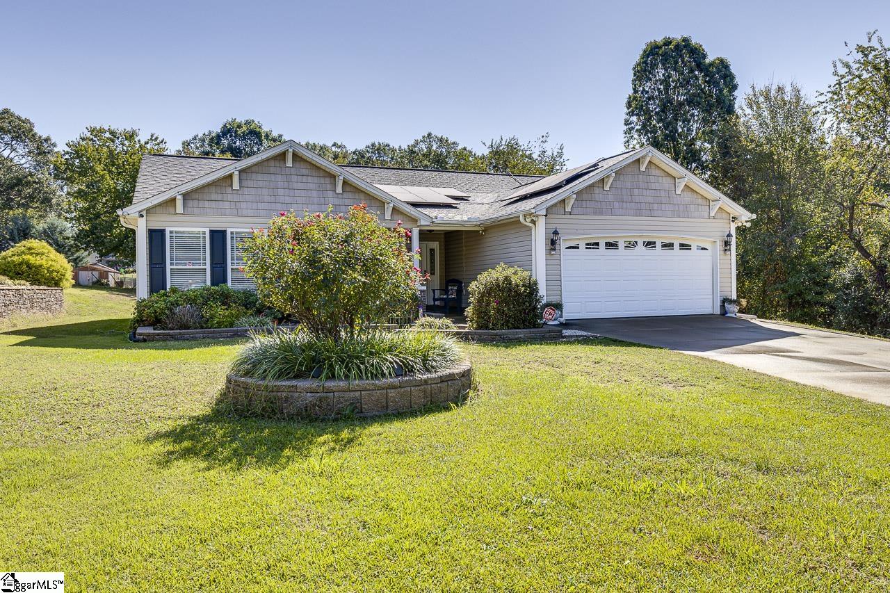 140 Colonial Drive Property Photo 4