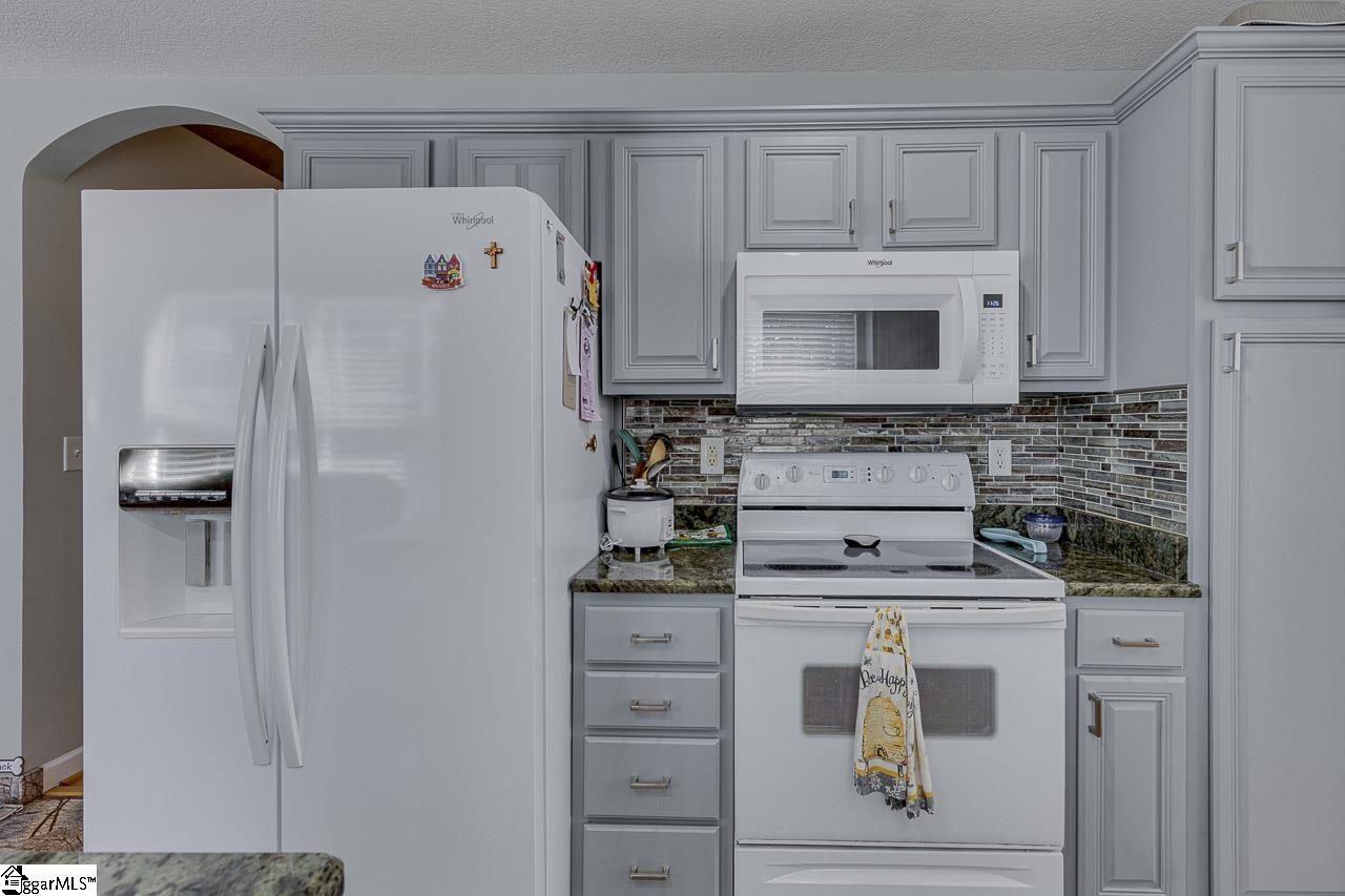 140 Colonial Drive Property Photo 24