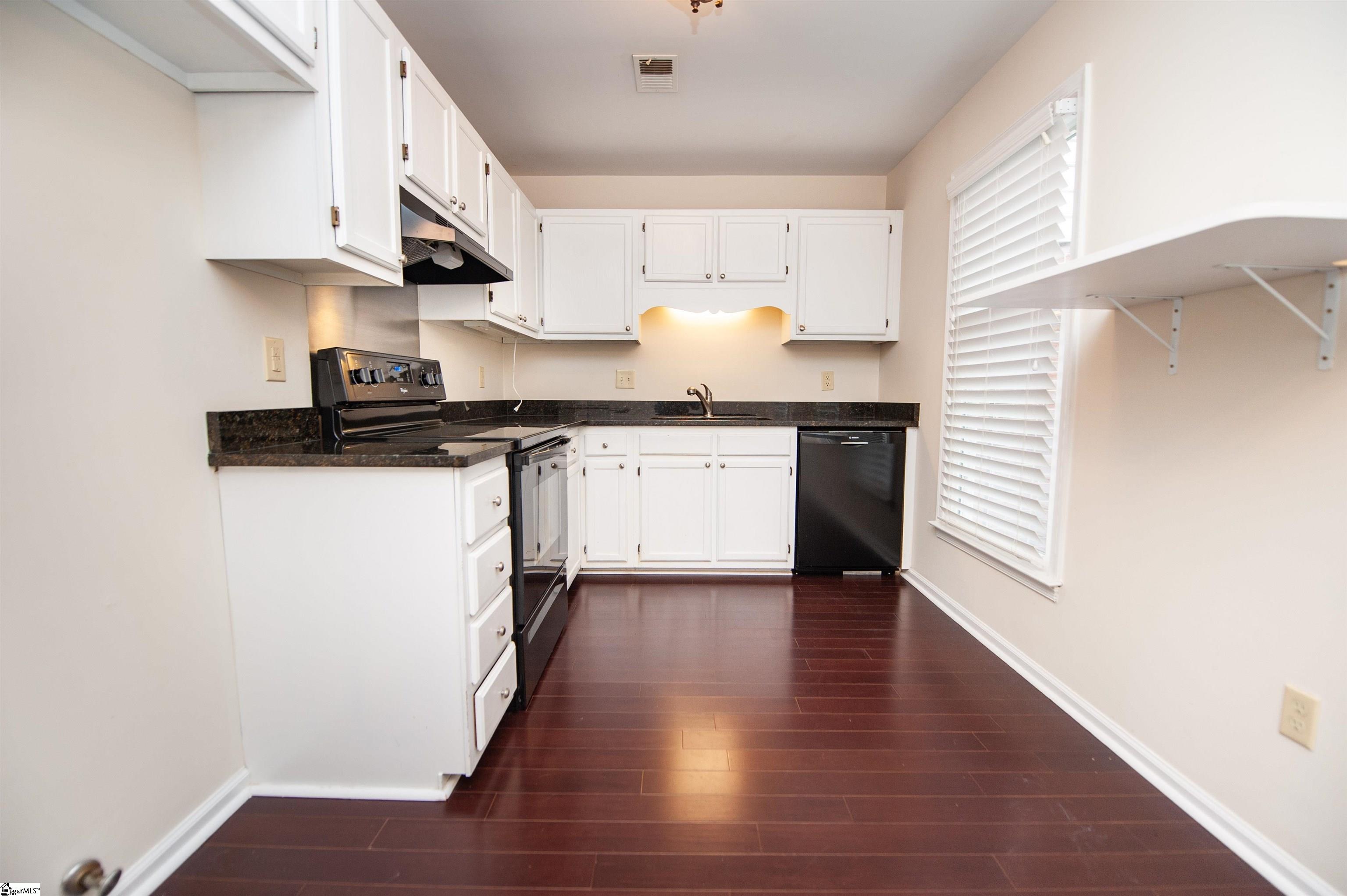 164 Buckstone Lane Property Photo 8