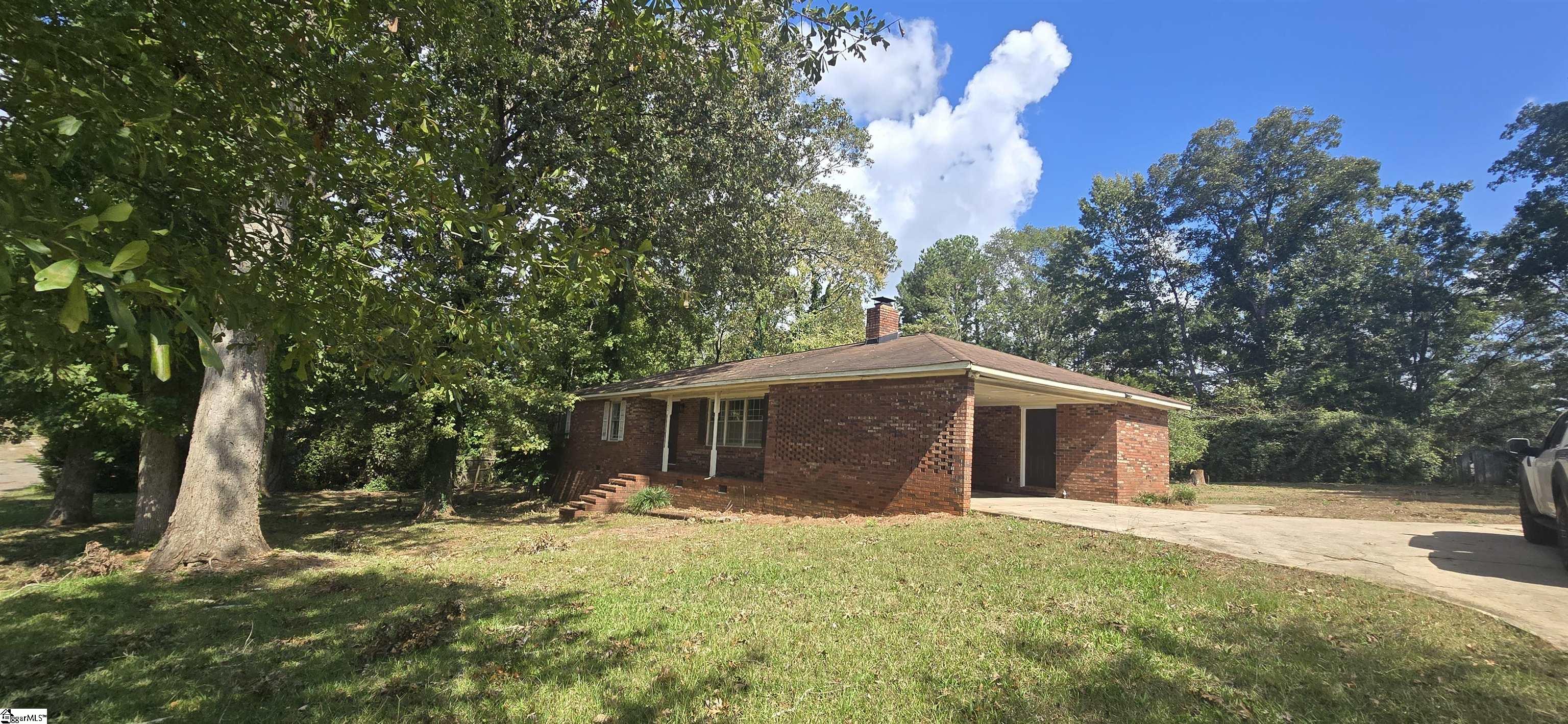 201 Clarke Stream Drive Property Photo 3