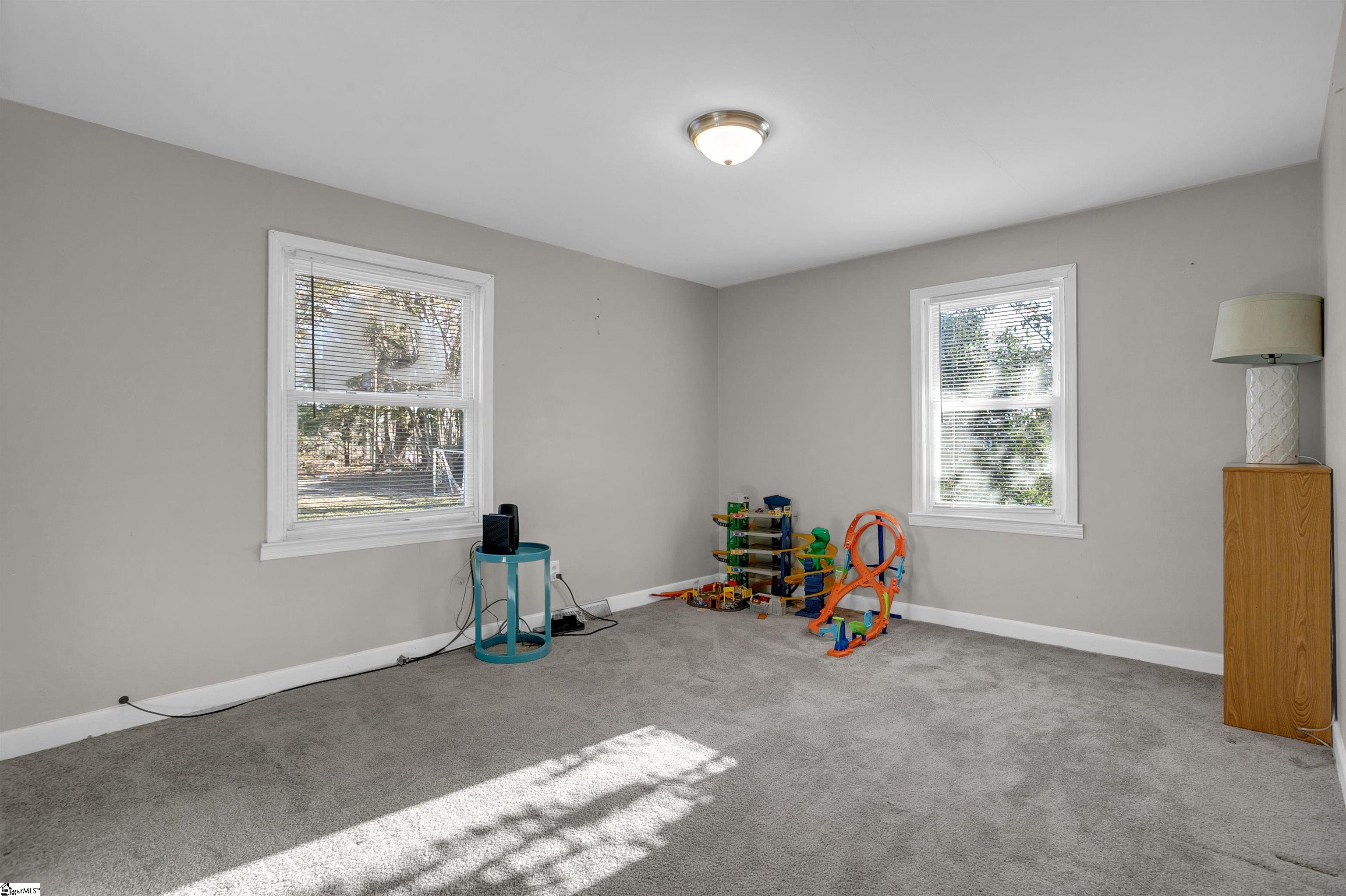 227 W Wood Street Property Photo 18