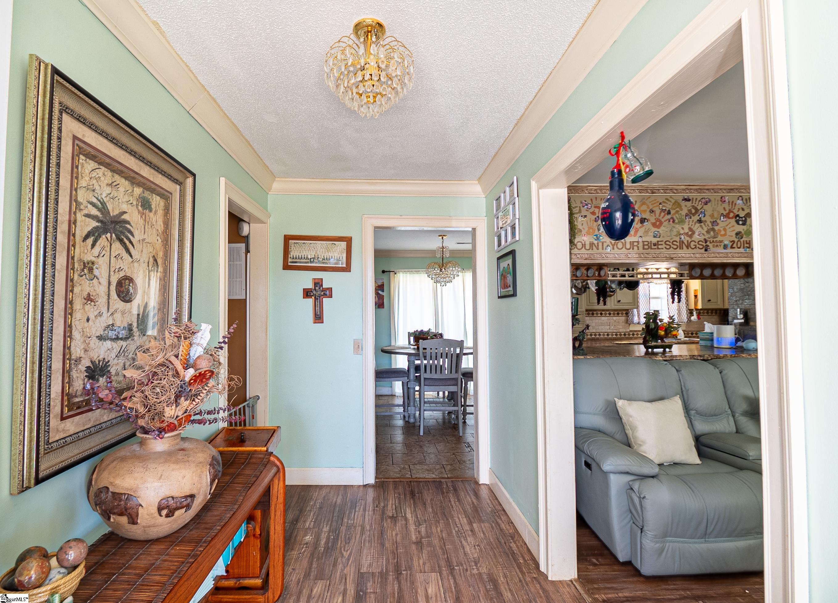 210 Pineland Avenue Property Photo 7