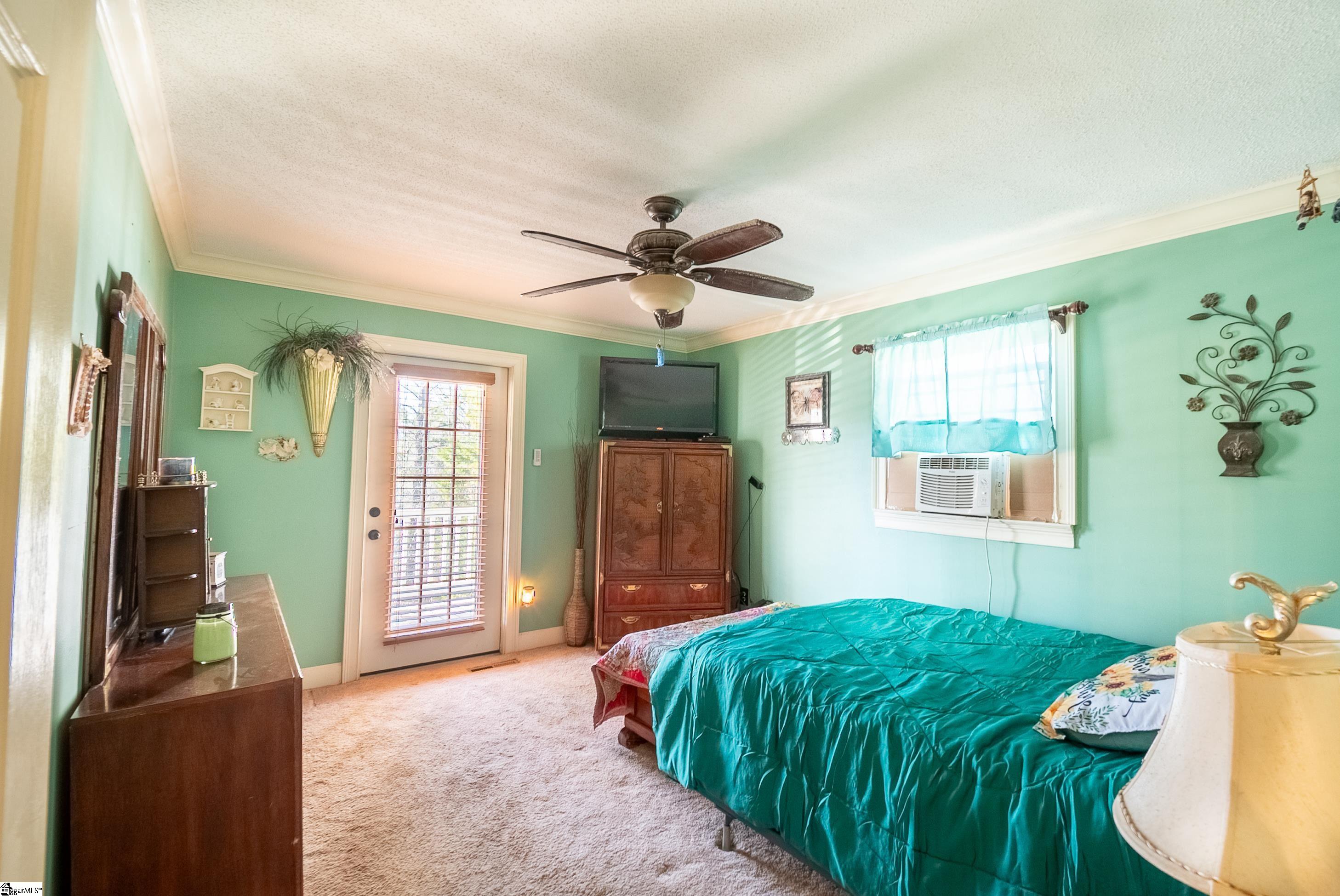 210 Pineland Avenue Property Photo 25